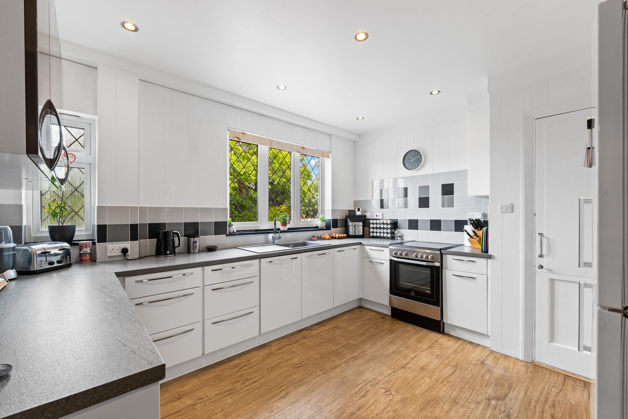 3 bed detached house for sale in Riddlesdown Road, Purley, CR8 - Property Image 2