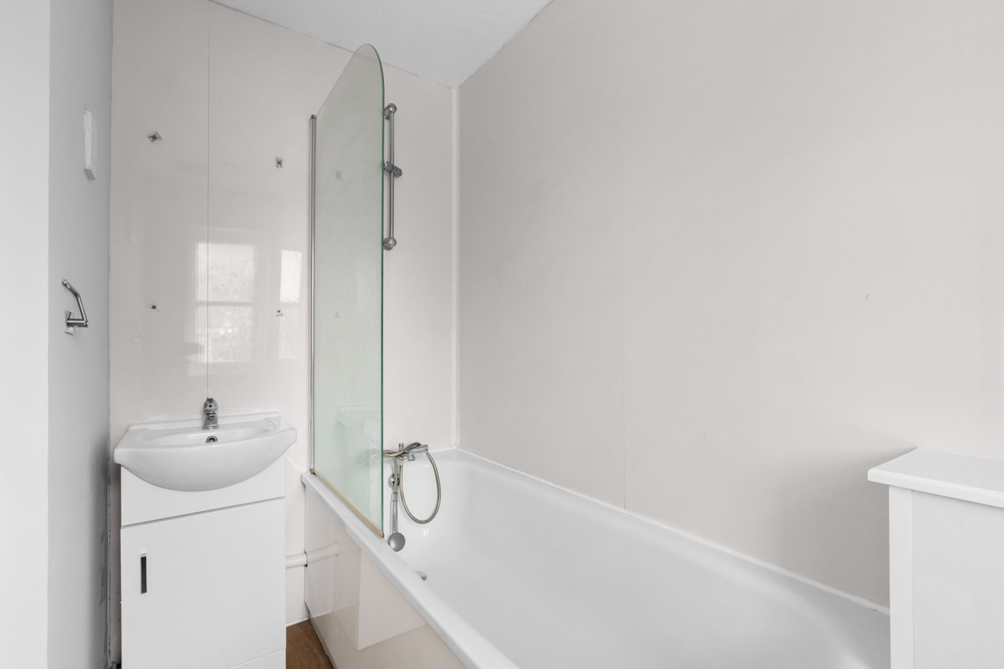 1 bed end of terrace house for sale in St. Peters Close, Swanscombe, DA10  - Property Image 9