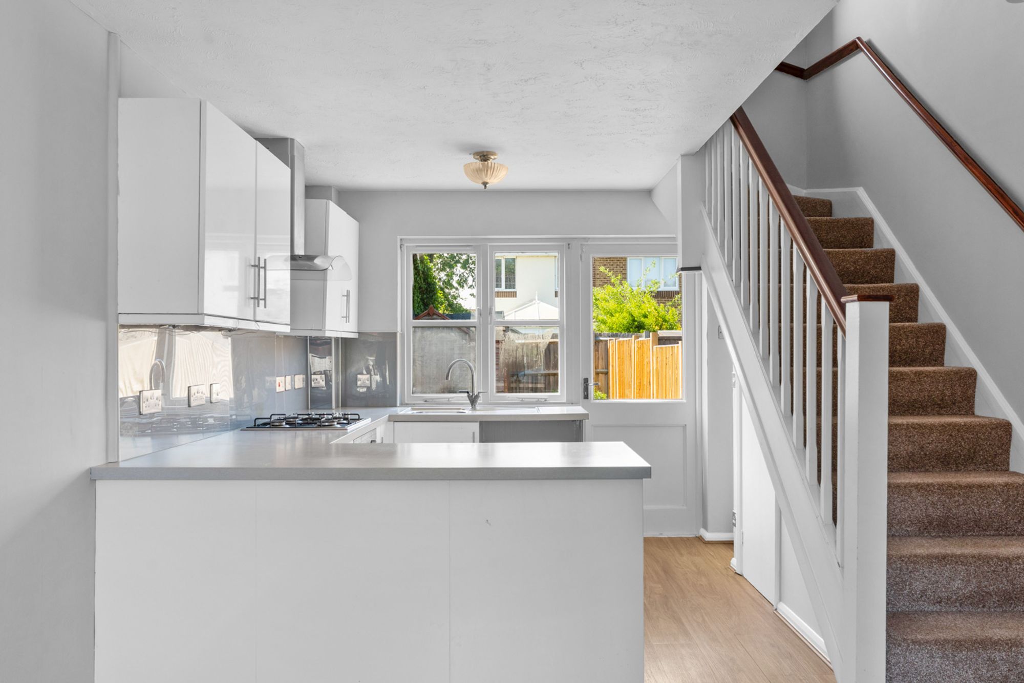 1 bed end of terrace house for sale in St. Peters Close, Swanscombe, DA10  - Property Image 2