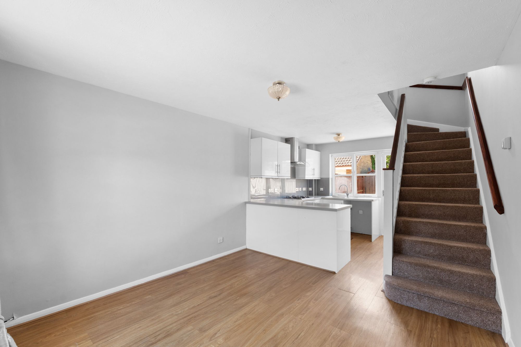 1 bed end of terrace house for sale in St. Peters Close, Swanscombe, DA10  - Property Image 16