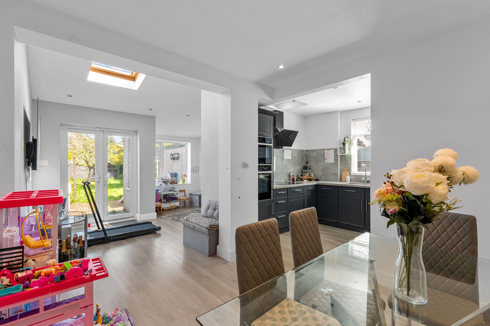 3 bed semi-detached house for sale in Limpsfield Road, South Croydon, CR2  - Property Image 3