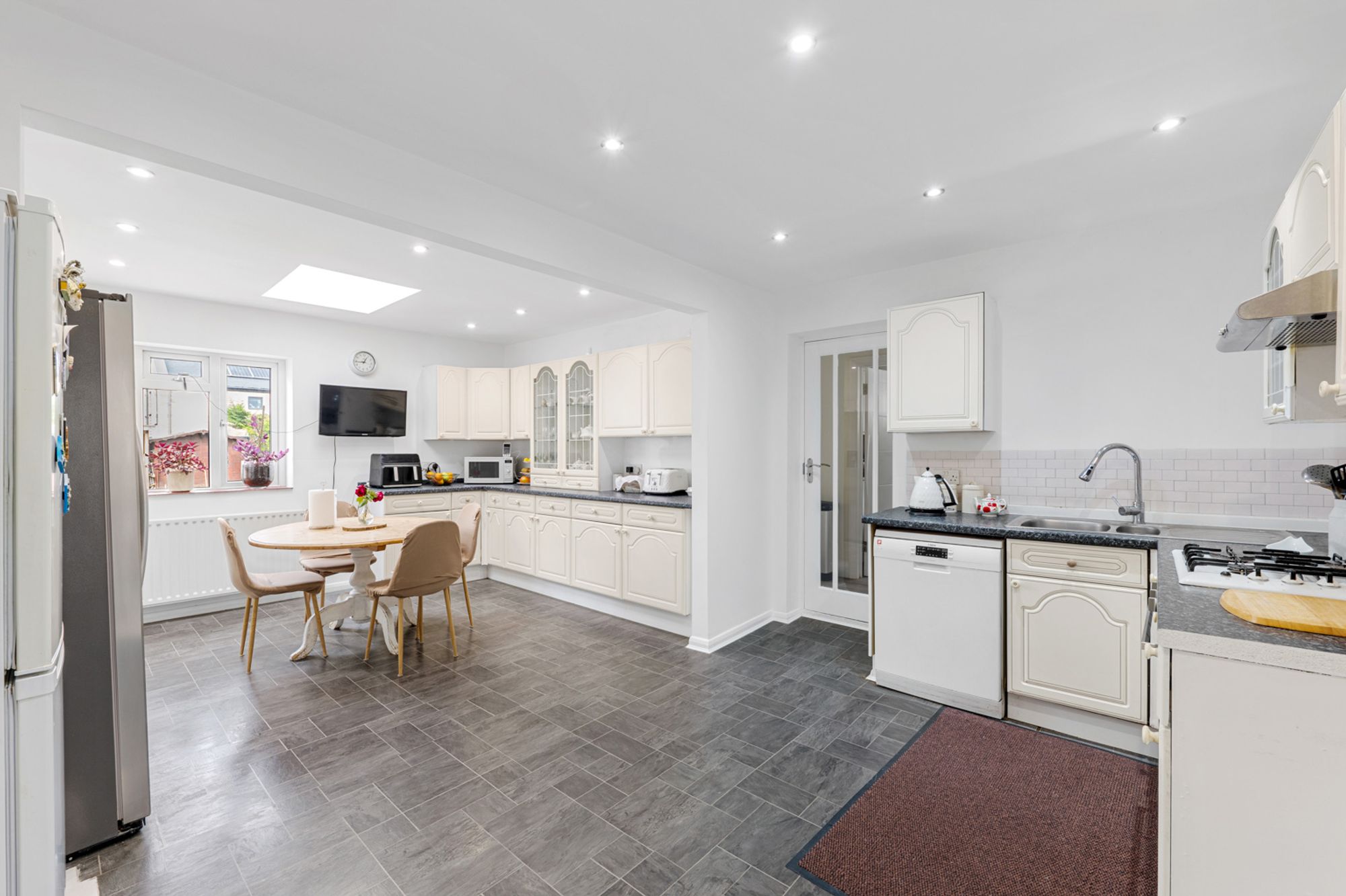 3 bed detached bungalow for sale in Kingswood Lane, Warlingham, CR6 - Property Image 5