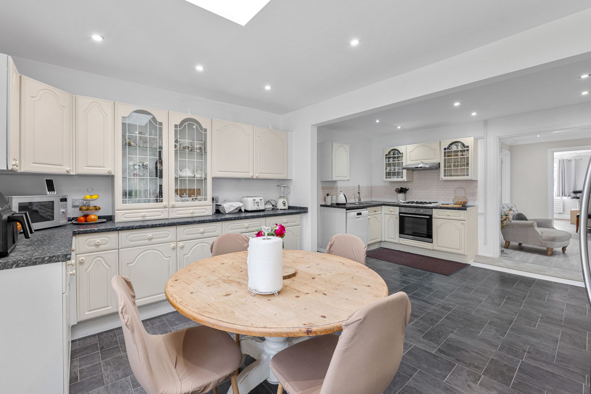 3 bed detached bungalow for sale in Kingswood Lane, Warlingham, CR6 - Property Image 7