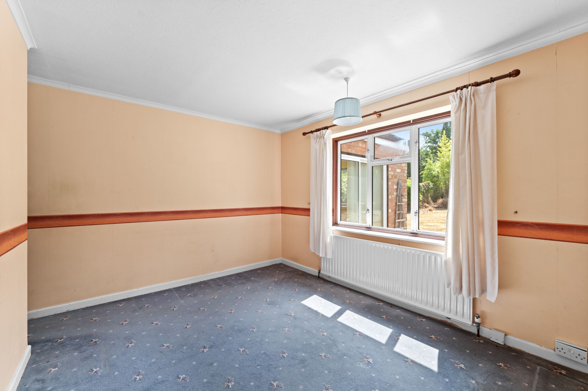 2 bed semi-detached bungalow for sale in Croham Valley Road, South Croydon, CR2  - Property Image 15