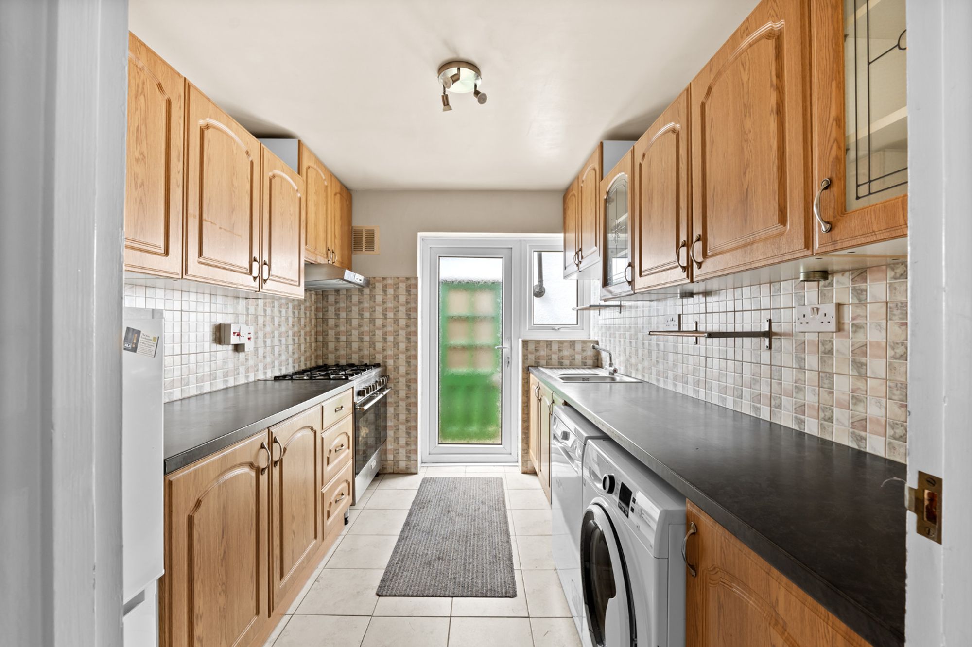 2 bed semi-detached bungalow for sale in Croham Valley Road, South Croydon, CR2  - Property Image 5