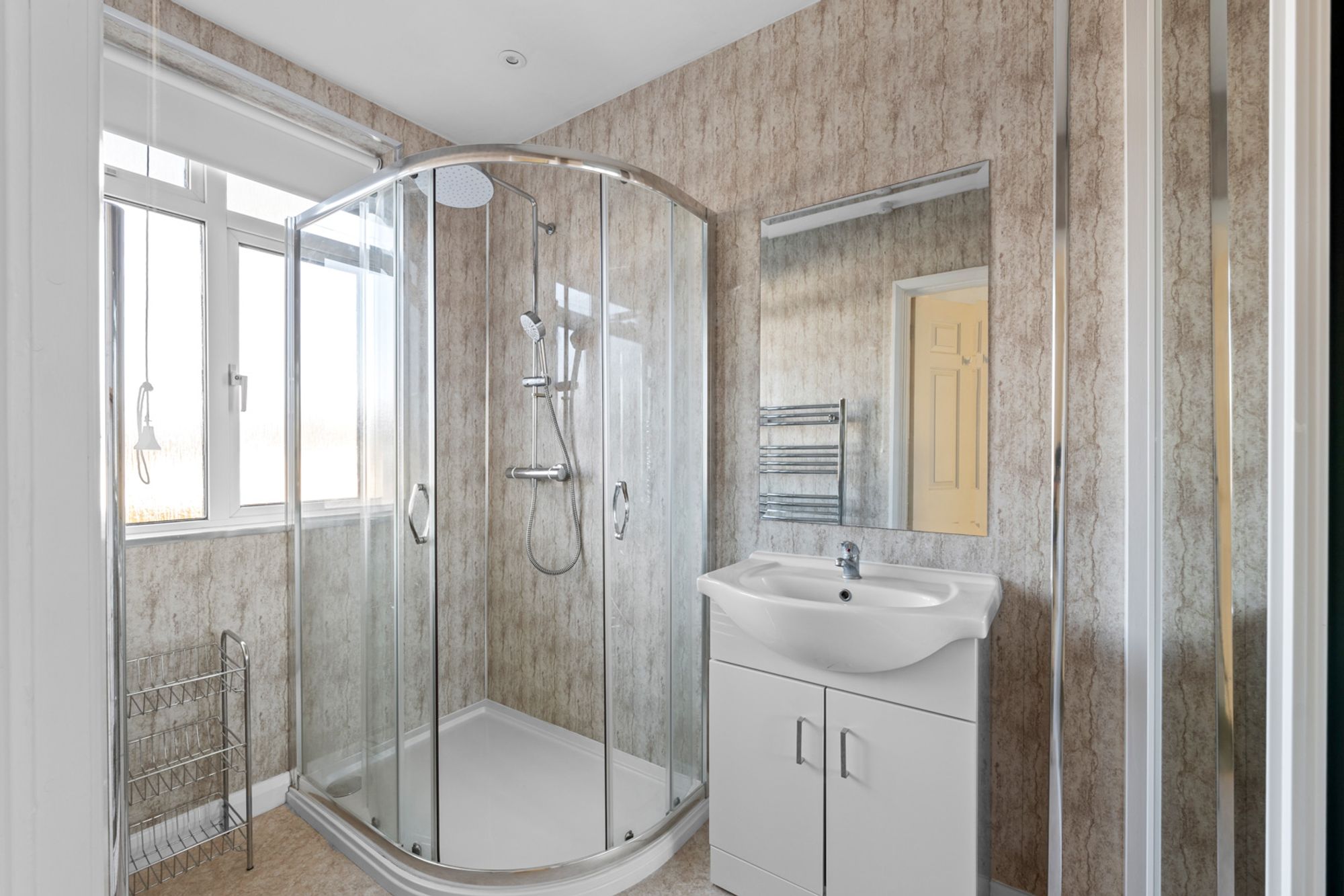 3 bed end of terrace house for sale in Godalming Avenue, Wallington, SM6  - Property Image 14