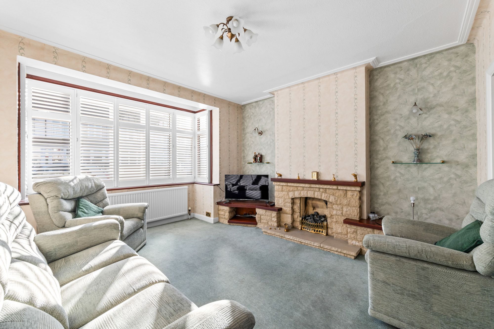 3 bed end of terrace house for sale in Godalming Avenue, Wallington, SM6  - Property Image 3