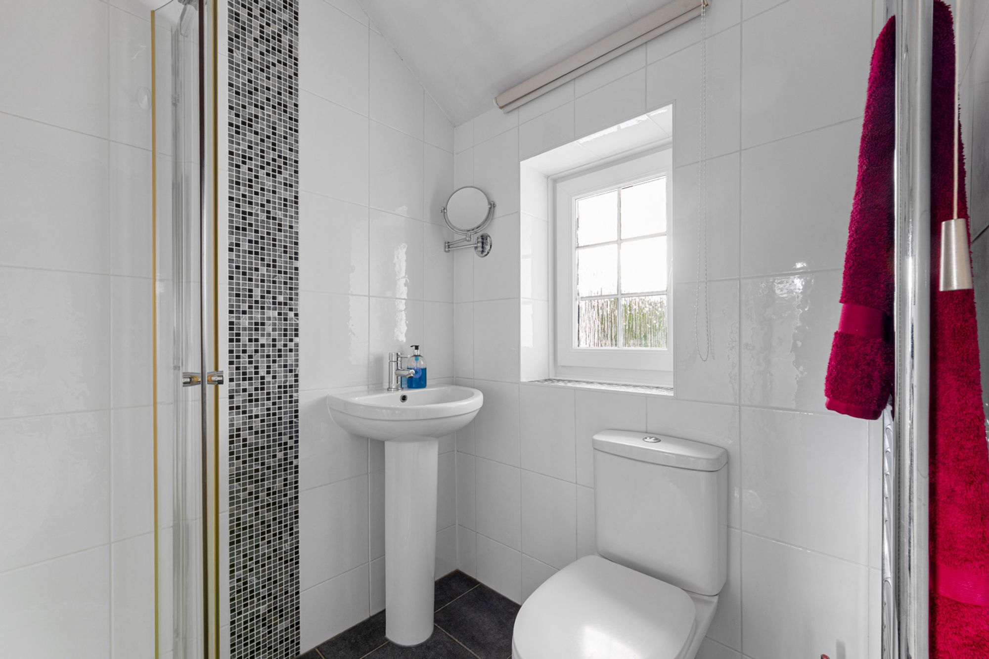 2 bed mid-terraced house for sale in Stoneleigh Road, Oxted, RH8  - Property Image 14