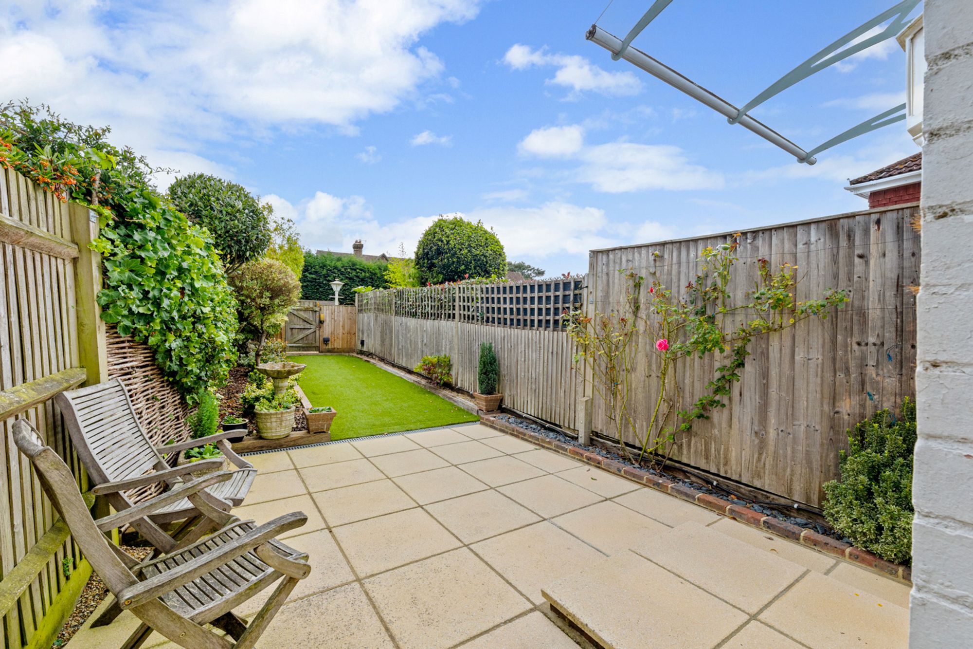 2 bed mid-terraced house for sale in Stoneleigh Road, Oxted, RH8  - Property Image 16