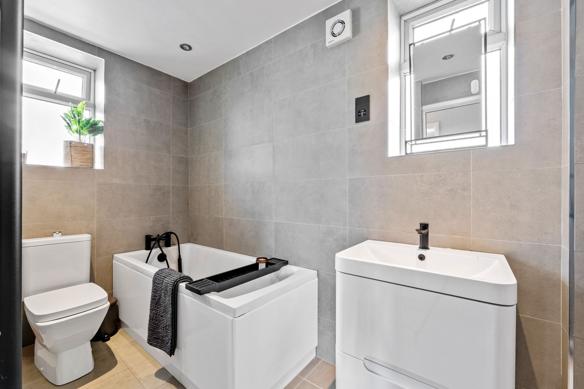 3 bed semi-detached house for sale in Wentworth Way, South Croydon, CR2 - Property Image 9