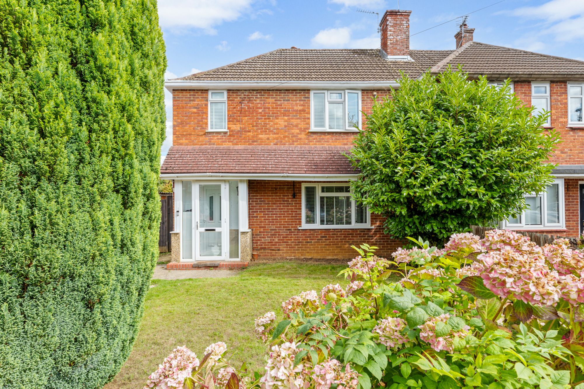 3 bed semi-detached house for sale in Wentworth Way, South Croydon, CR2 - Property Image 2