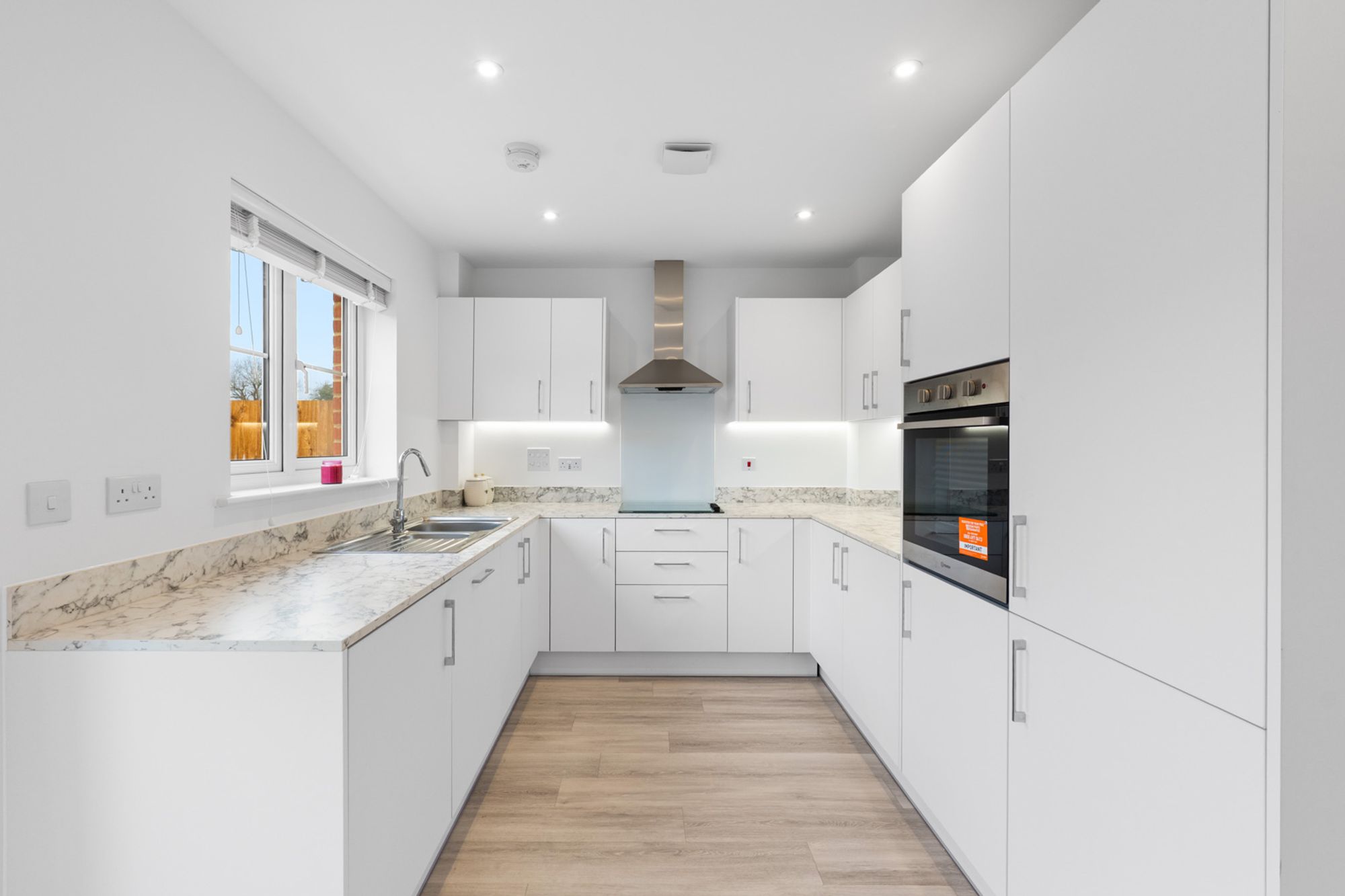 3 bed semi-detached house for sale in Swan Mews, Warlingham, CR6 - Property Image 2