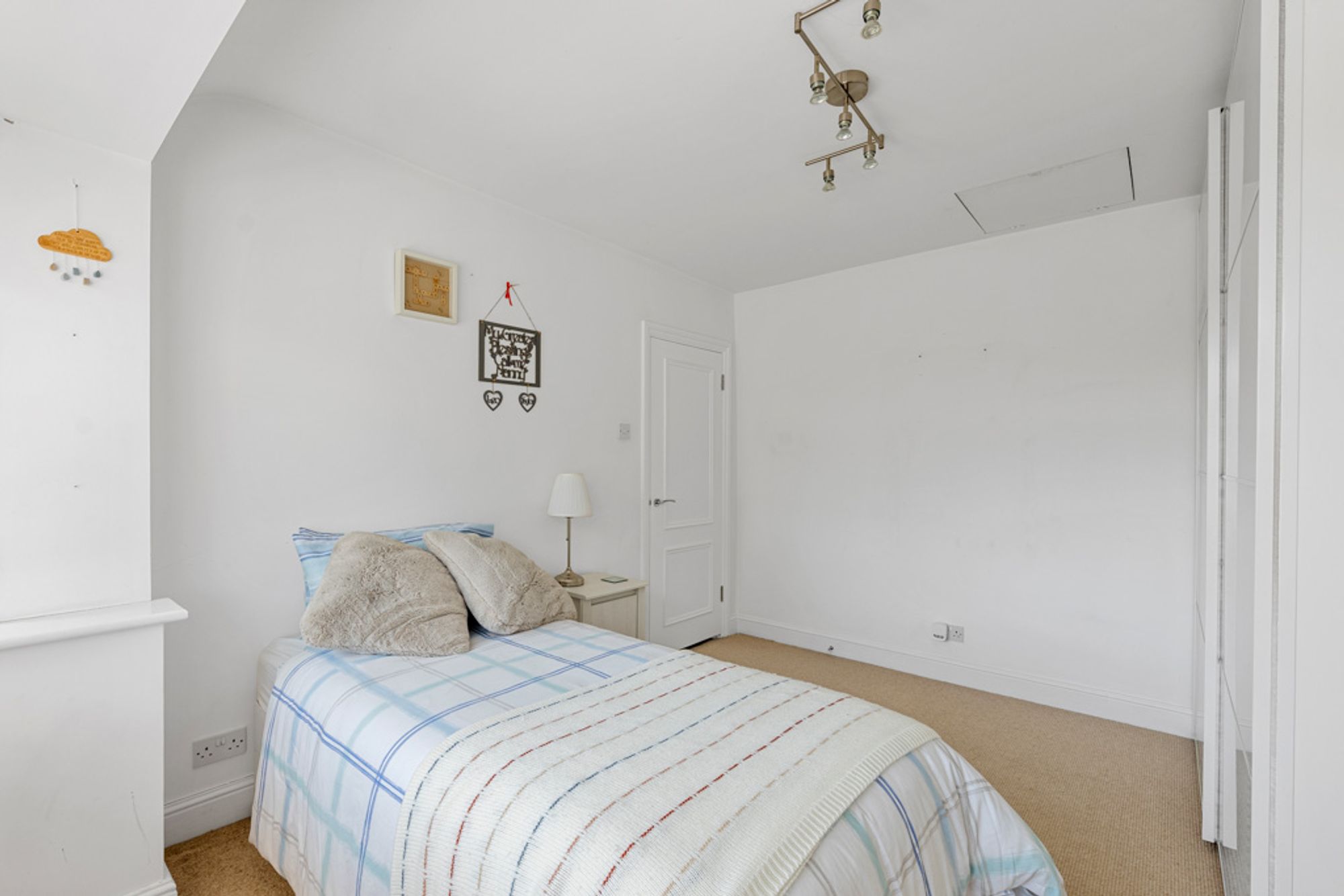 4 bed semi-detached house for sale in Hamsey Green Gardens, Warlingham, CR6  - Property Image 15