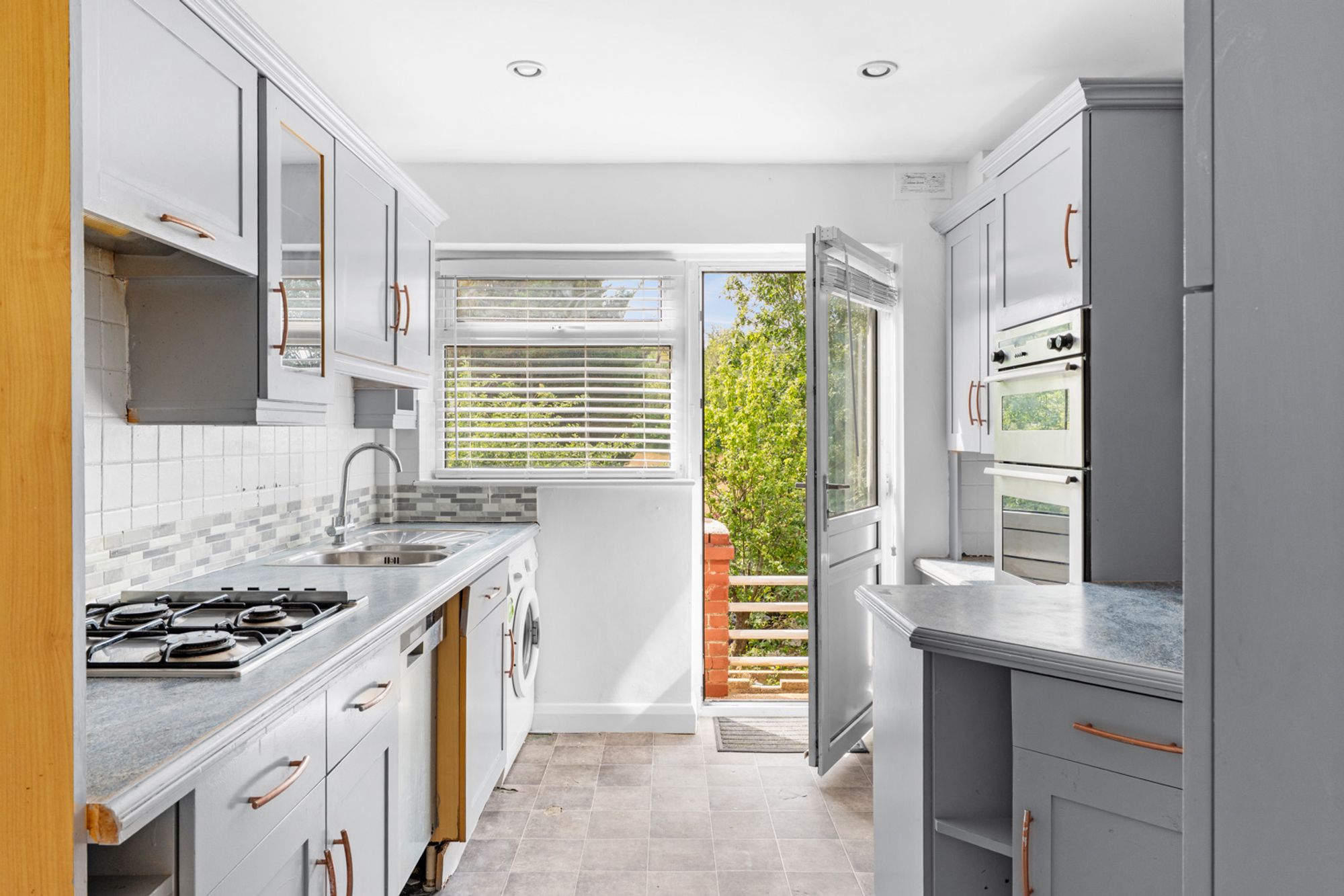 3 bed semi-detached house for sale in Hyde Road, South Croydon, CR2  - Property Image 18