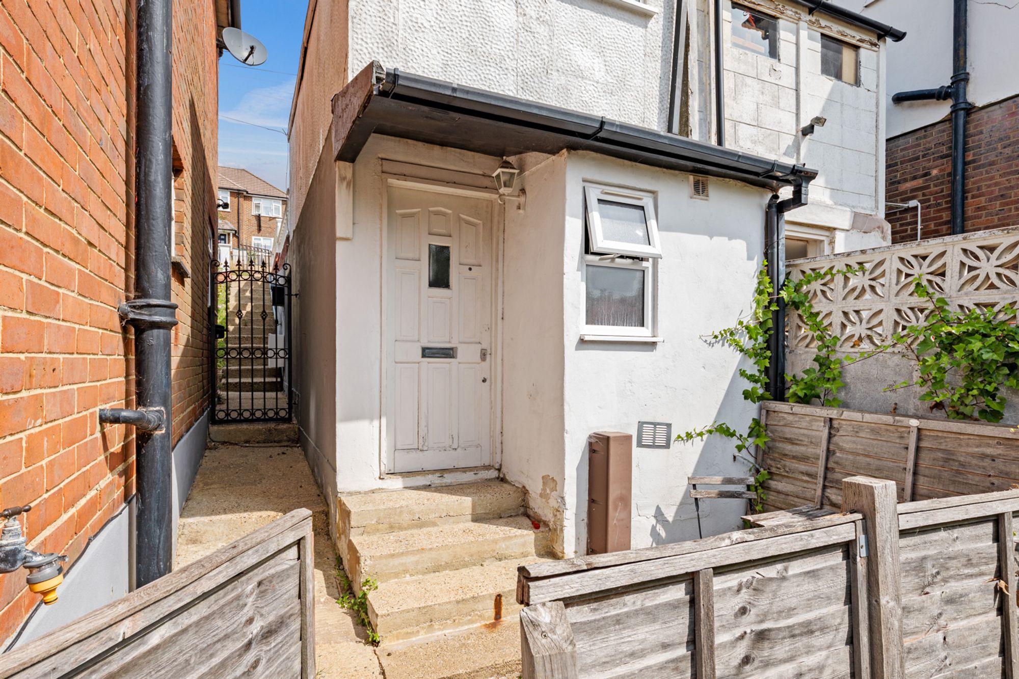 3 bed semi-detached house for sale in Hyde Road, South Croydon, CR2  - Property Image 23