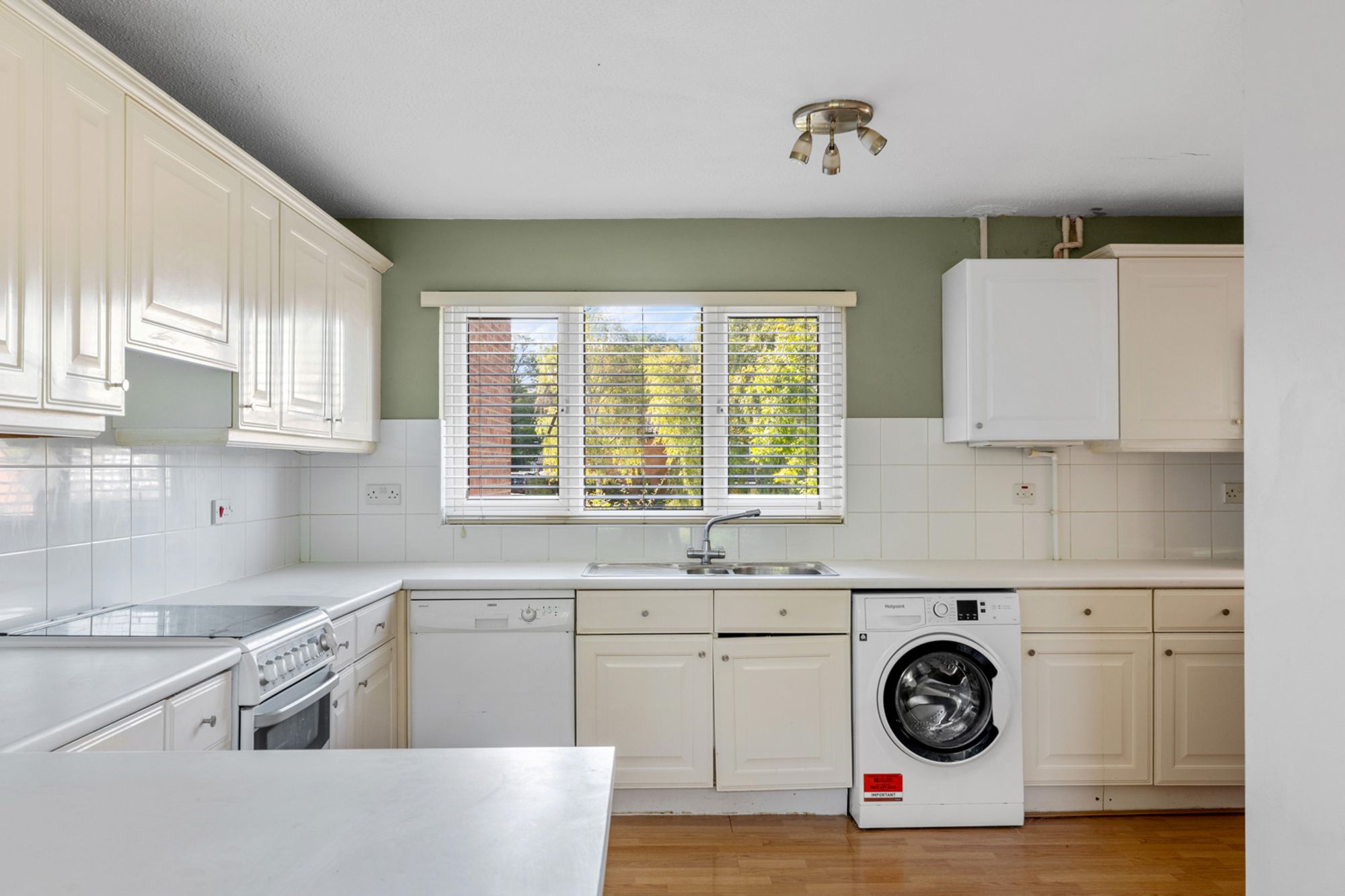 5 bed mid-terraced house for sale in Linton Glade, Croydon, CR0  - Property Image 9