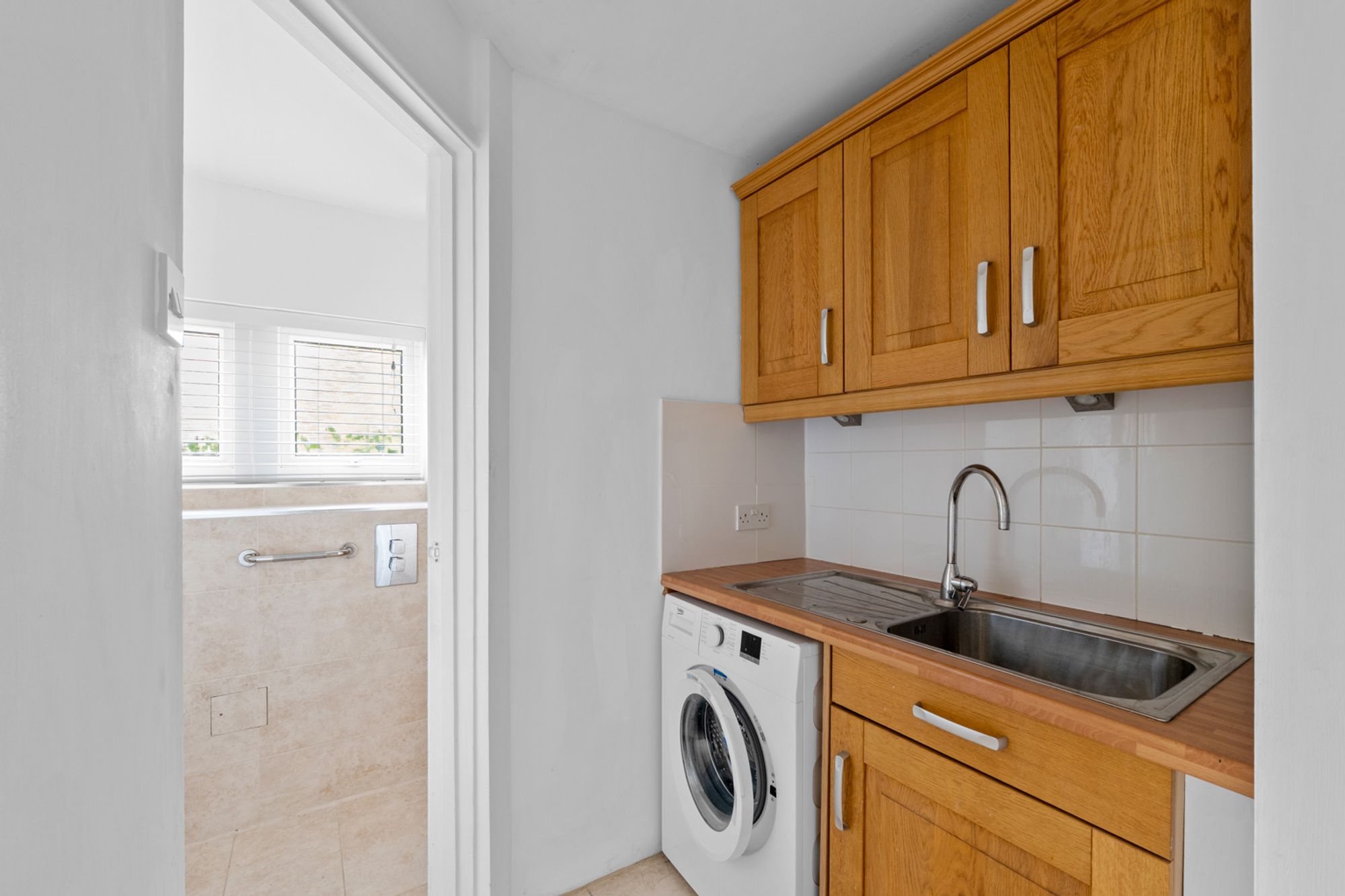 5 bed mid-terraced house for sale in Linton Glade, Croydon, CR0  - Property Image 23