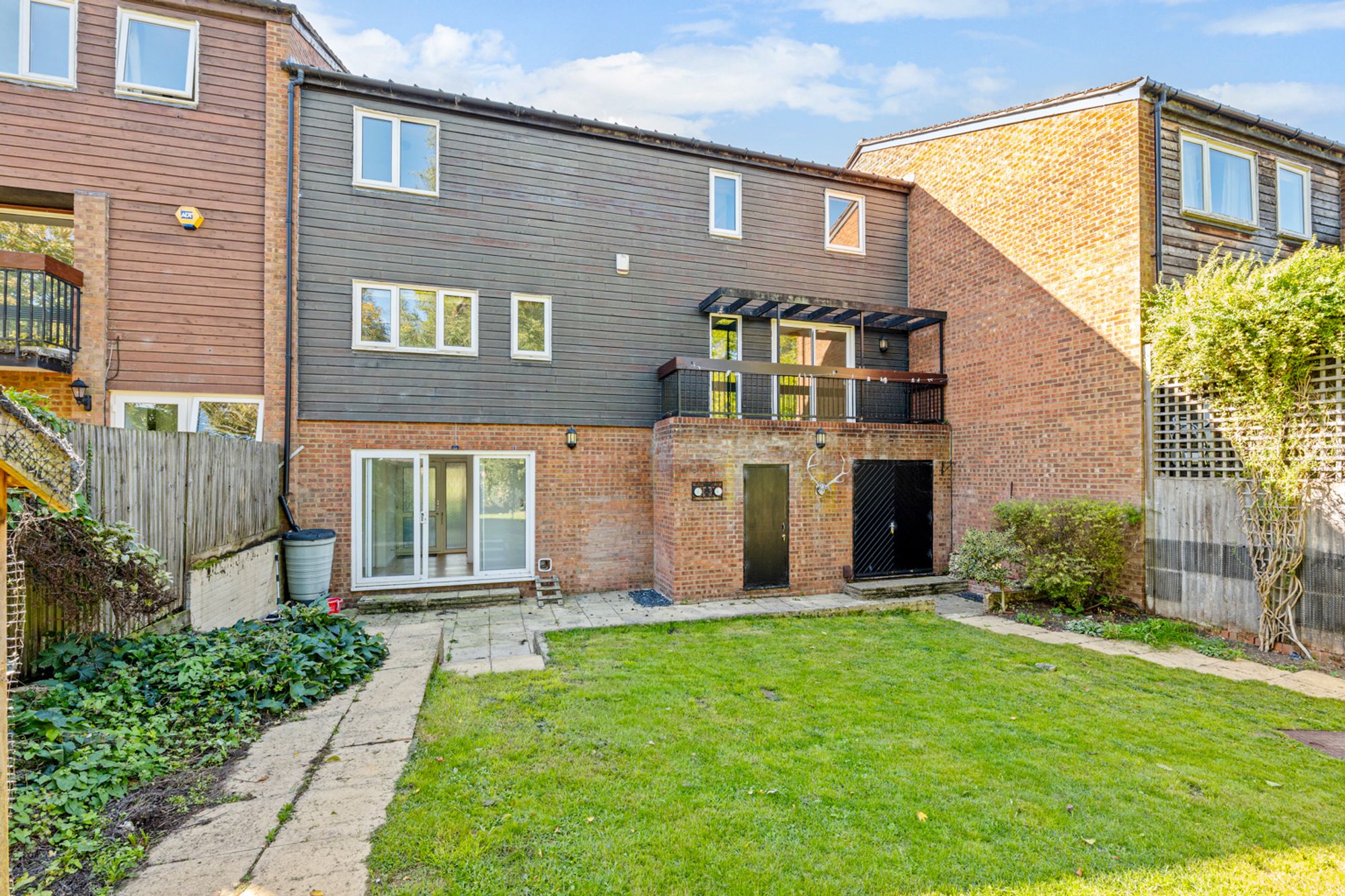 5 bed mid-terraced house for sale in Linton Glade, Croydon, CR0  - Property Image 2