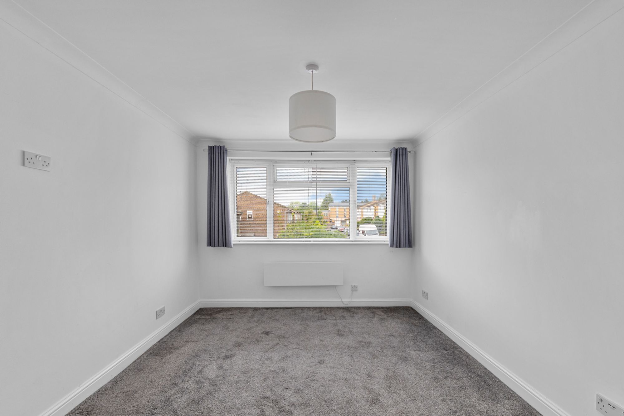 2 bed maisonette for sale in Swallowdale, South Croydon, CR2  - Property Image 9