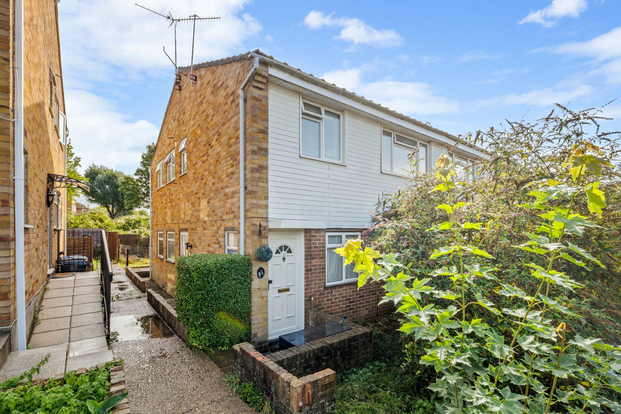 2 bed maisonette for sale in Swallowdale, South Croydon, CR2