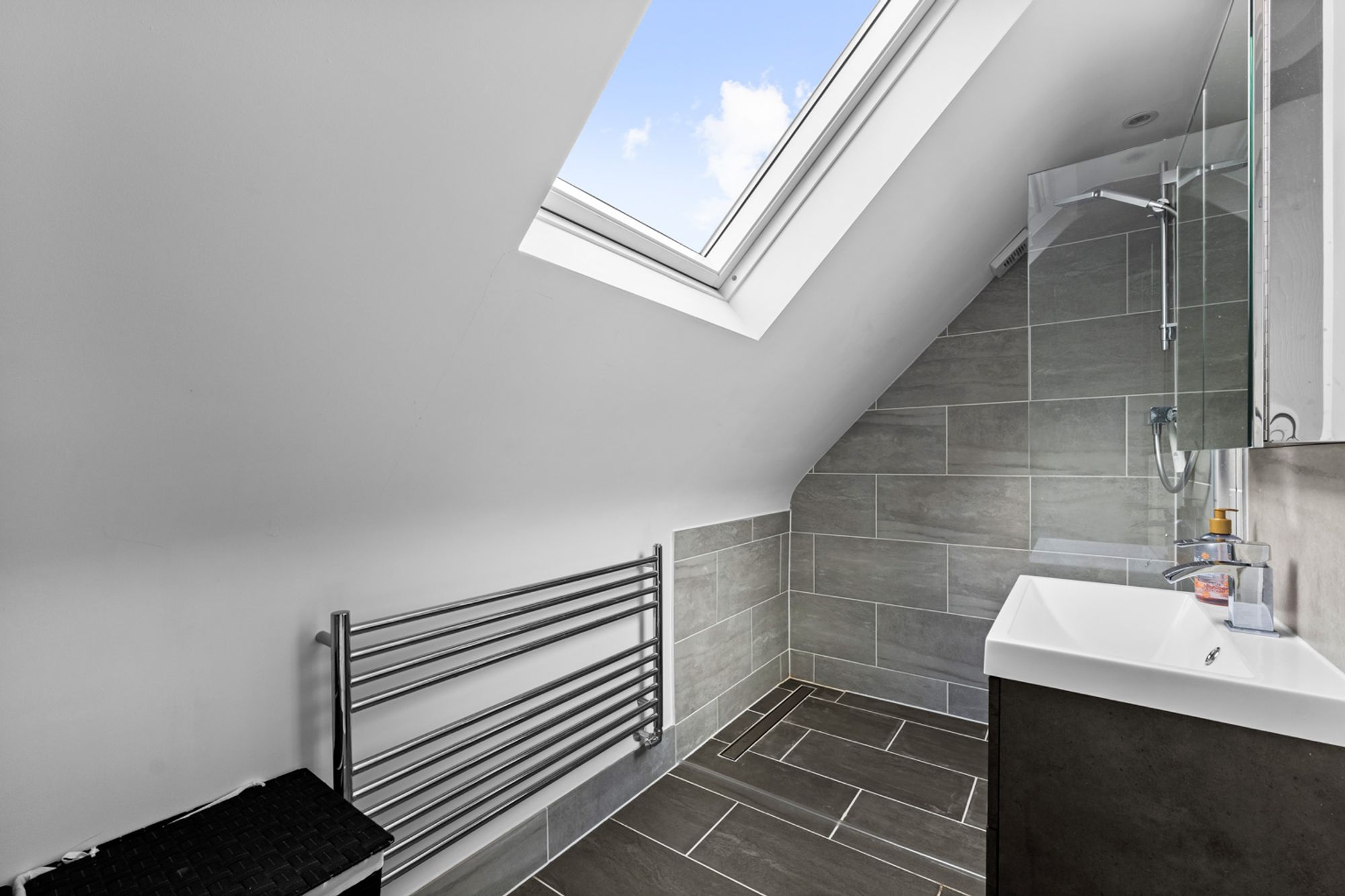 2 bed detached house for sale in Downsway, Whyteleafe, CR3  - Property Image 12