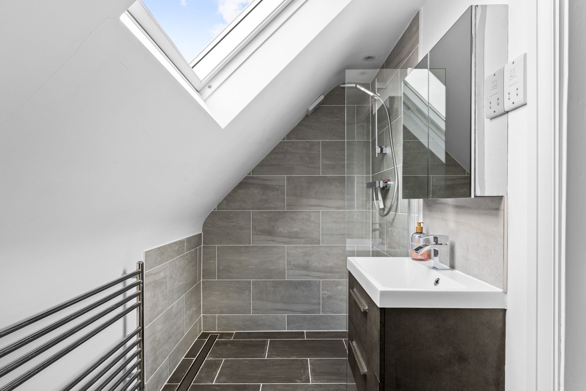 2 bed detached house for sale in Downsway, Whyteleafe, CR3  - Property Image 13