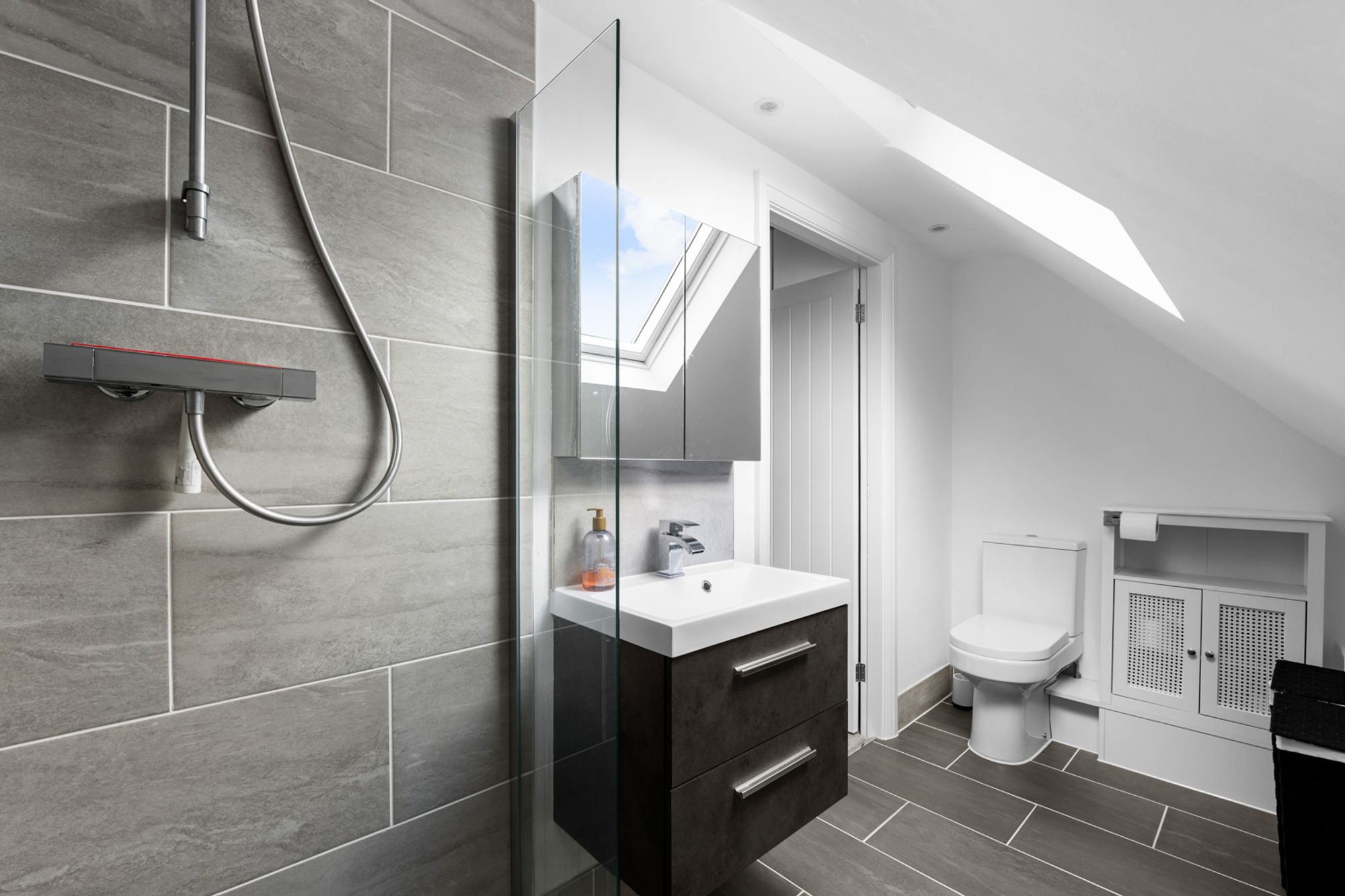 2 bed detached house for sale in Downsway, Whyteleafe, CR3  - Property Image 18