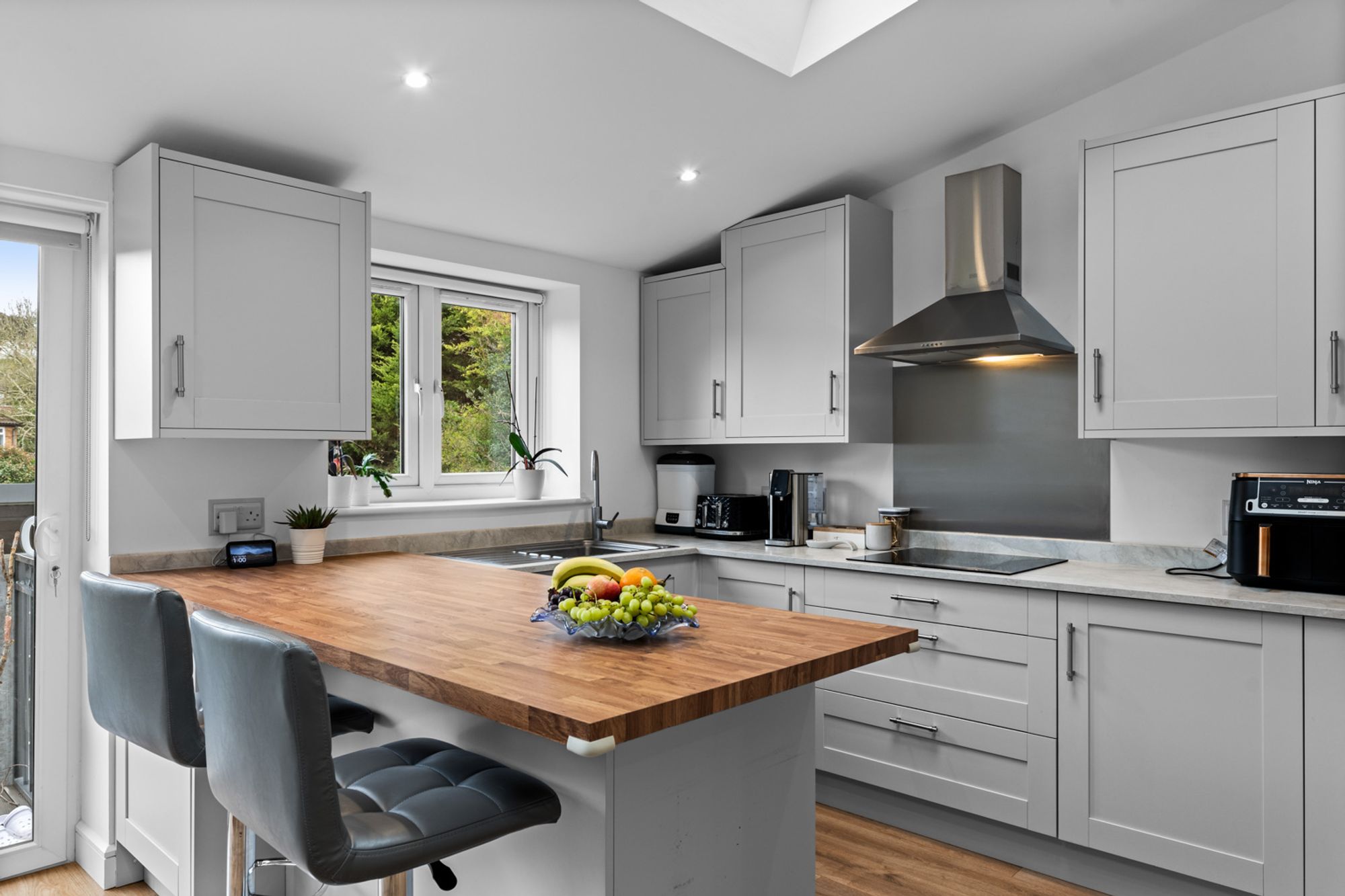 2 bed for sale in Downsway, Whyteleafe, CR3