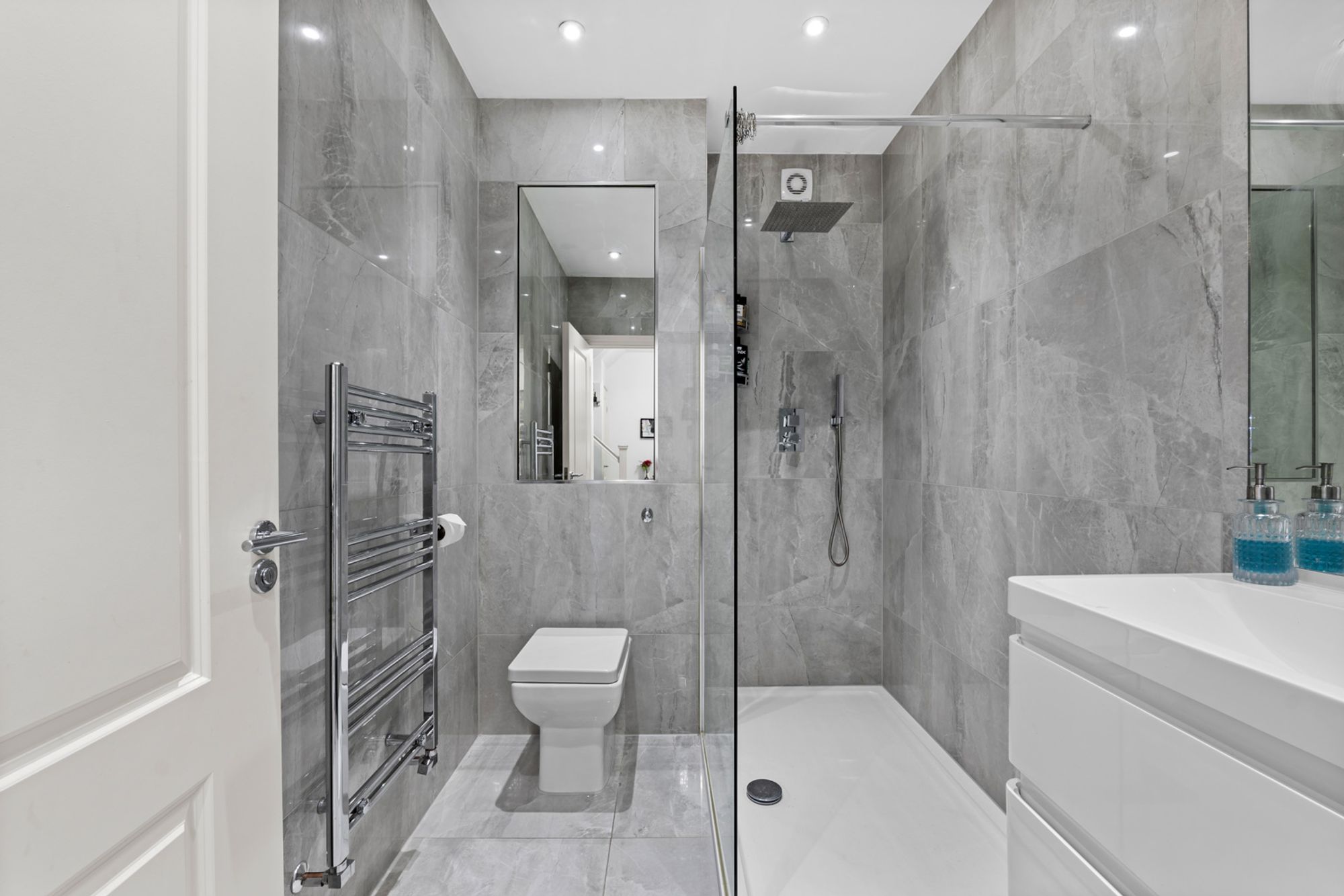 2 bed flat for sale in Riddlesdown Road, Purley, CR8  - Property Image 8