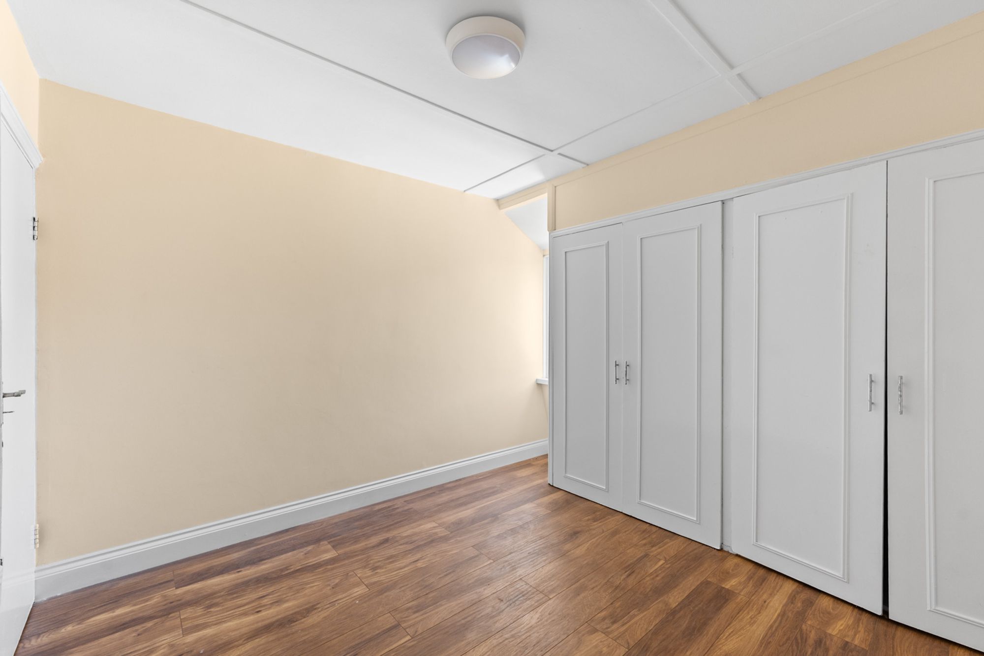 4 bed mid-terraced house for sale in Fleming Mead, Mitcham, CR4  - Property Image 6