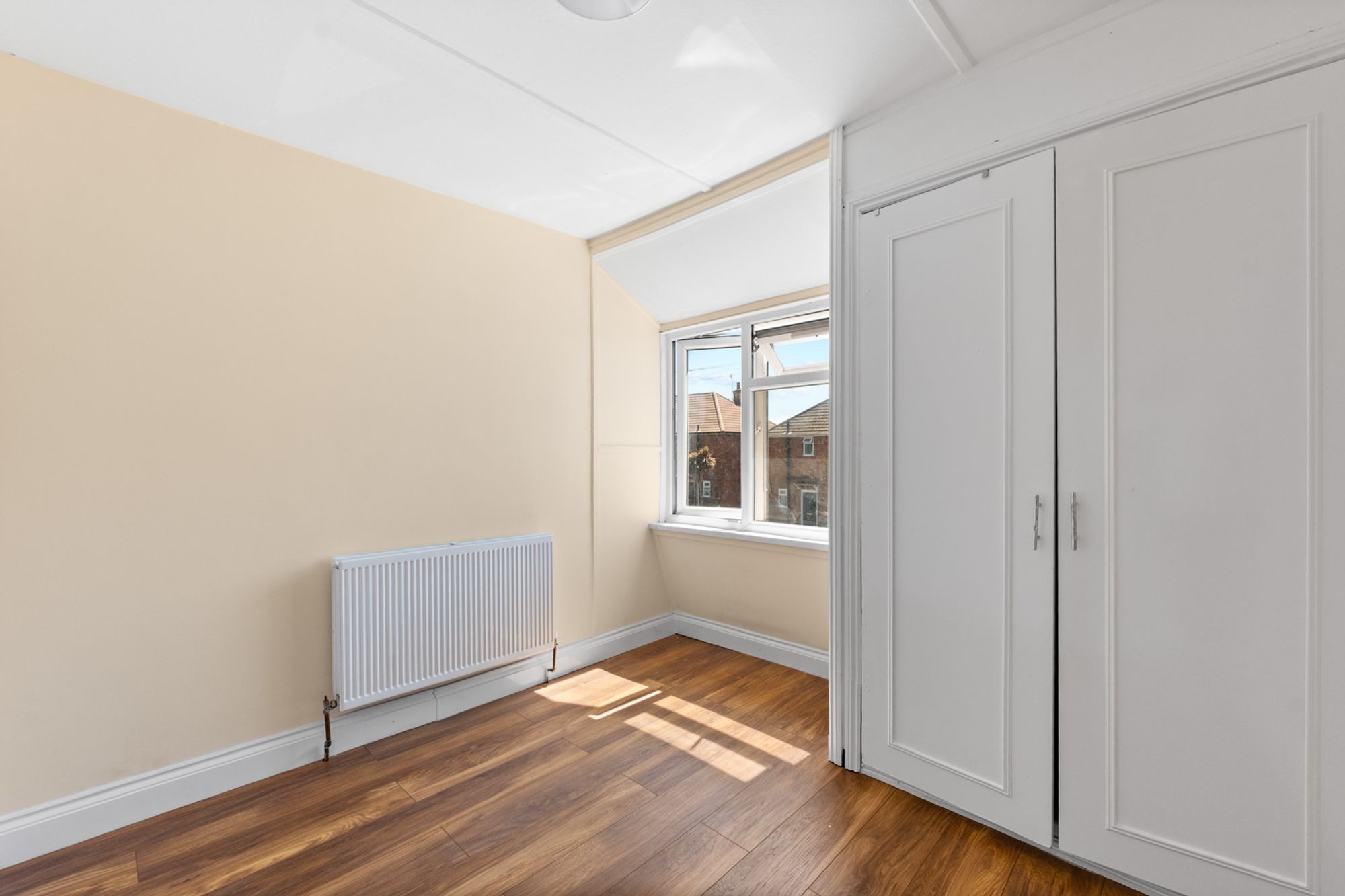4 bed mid-terraced house for sale in Fleming Mead, Mitcham, CR4  - Property Image 11