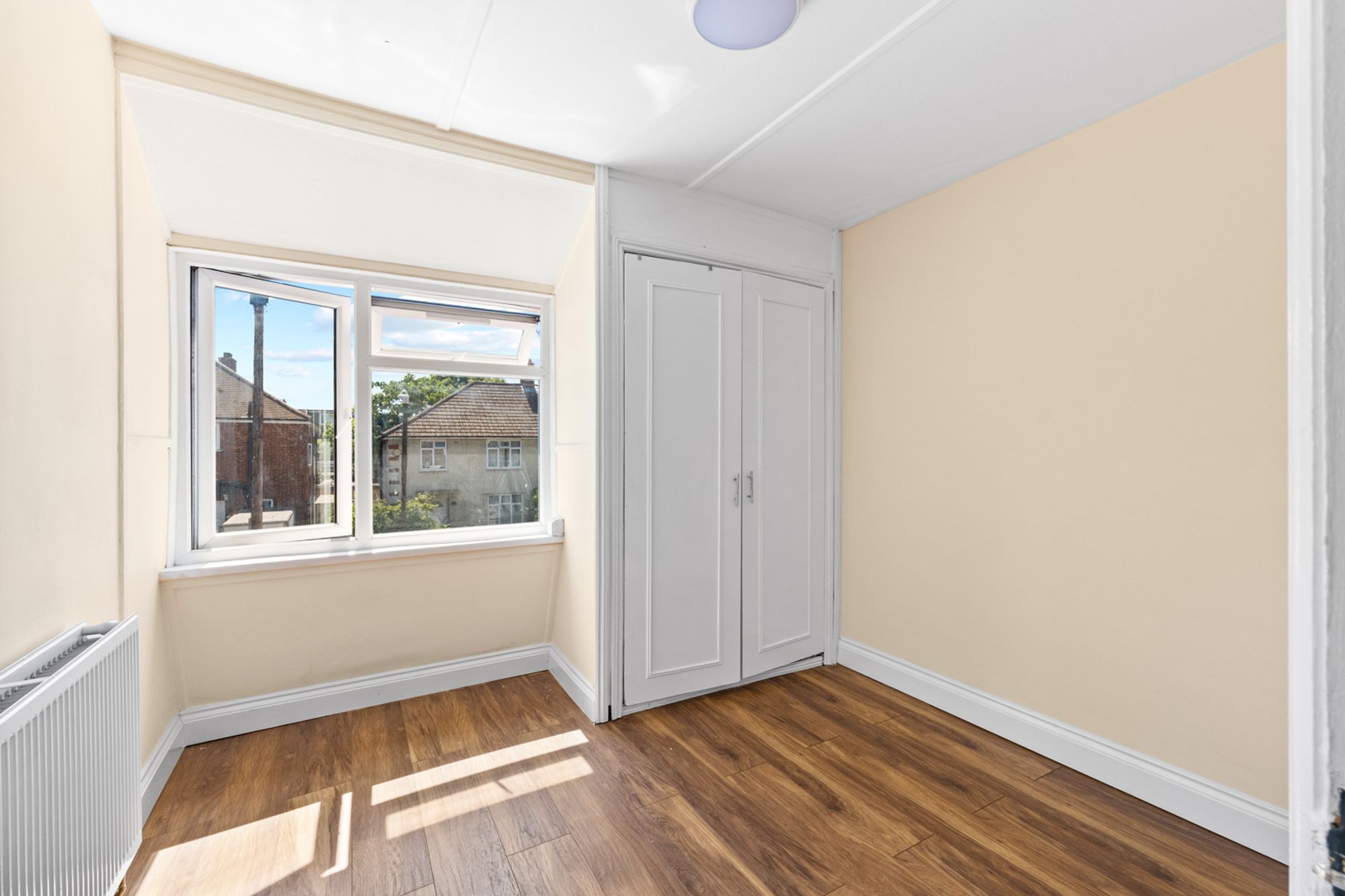 4 bed mid-terraced house for sale in Fleming Mead, Mitcham, CR4  - Property Image 8