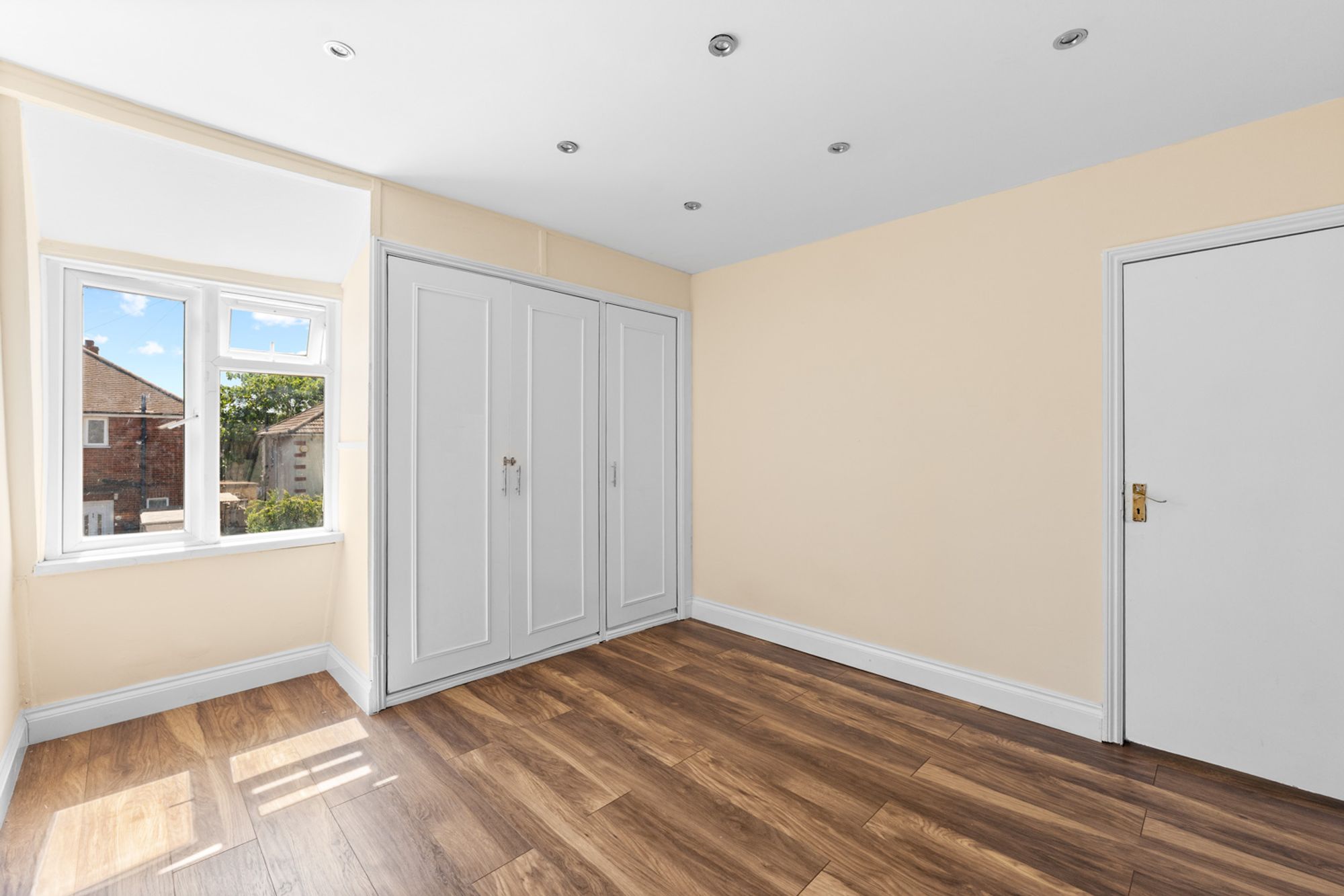 4 bed mid-terraced house for sale in Fleming Mead, Mitcham, CR4  - Property Image 10