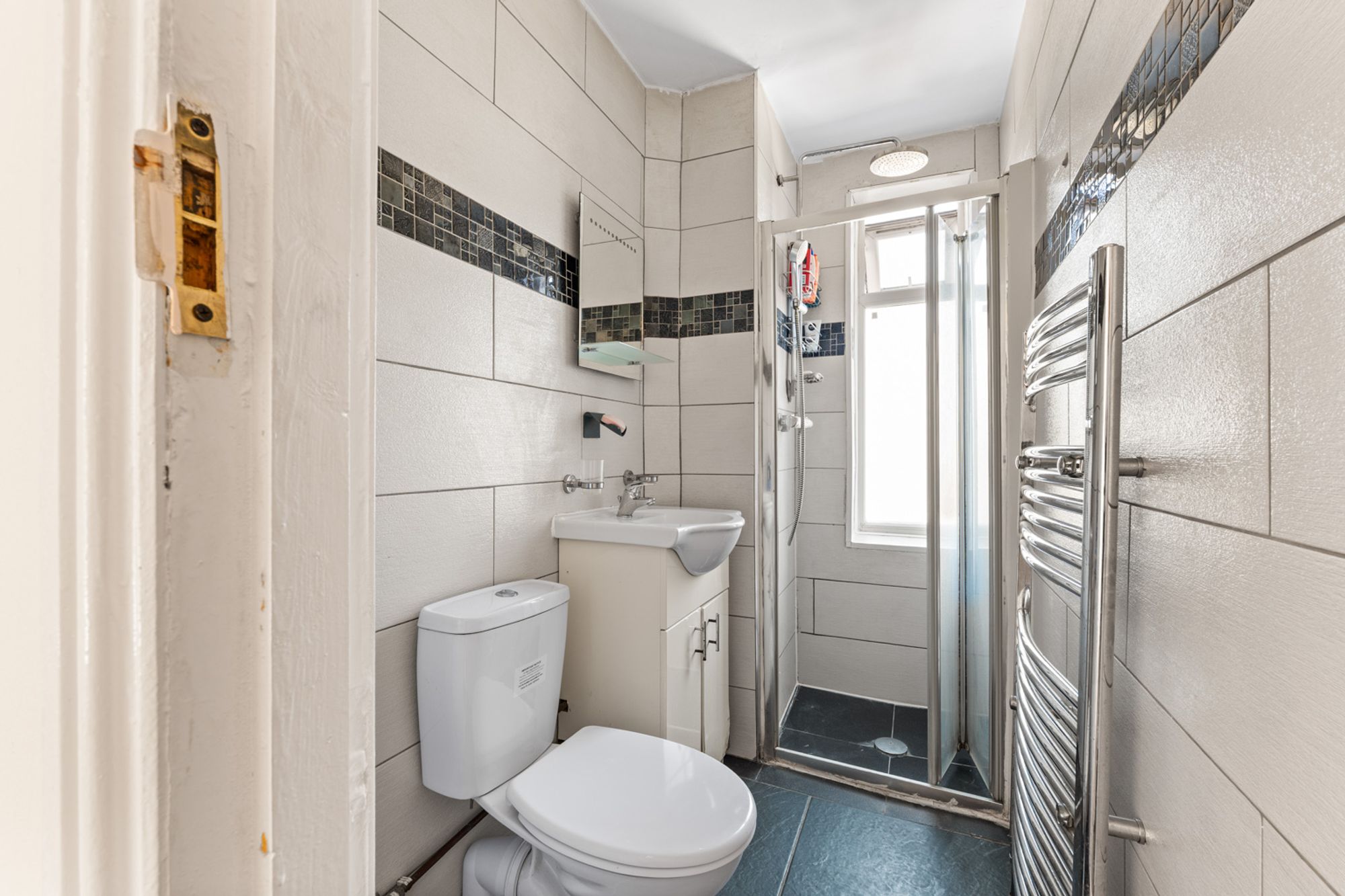 4 bed mid-terraced house for sale in Fleming Mead, Mitcham, CR4  - Property Image 13