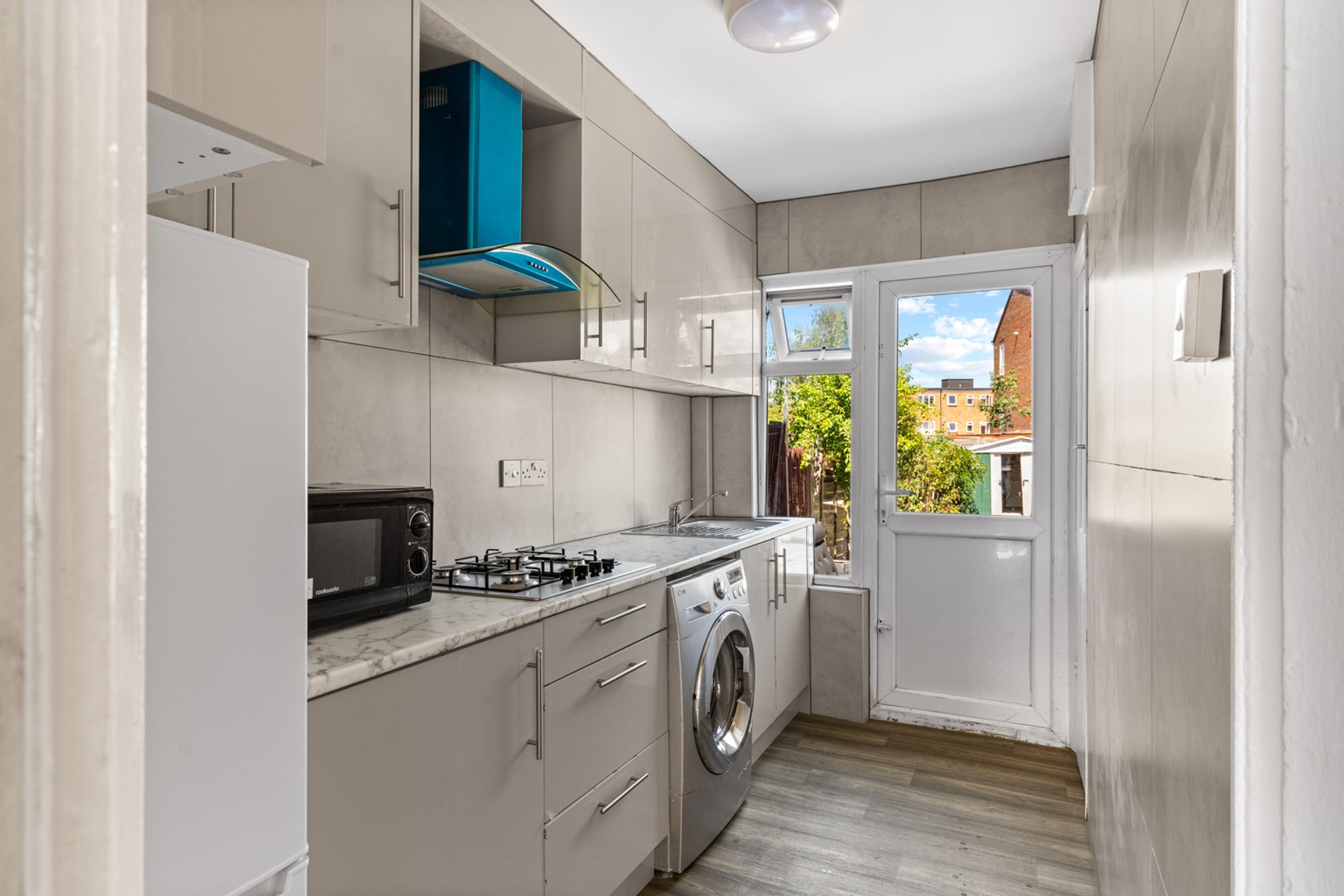 4 bed mid-terraced house for sale in Fleming Mead, Mitcham, CR4  - Property Image 16