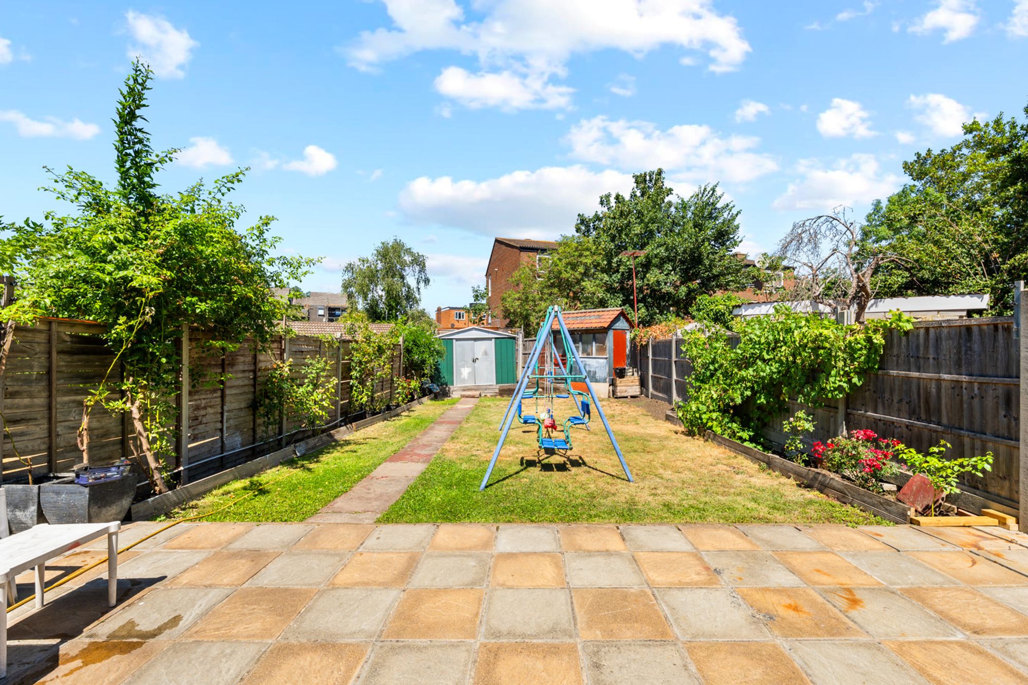 4 bed mid-terraced house for sale in Fleming Mead, Mitcham, CR4  - Property Image 4