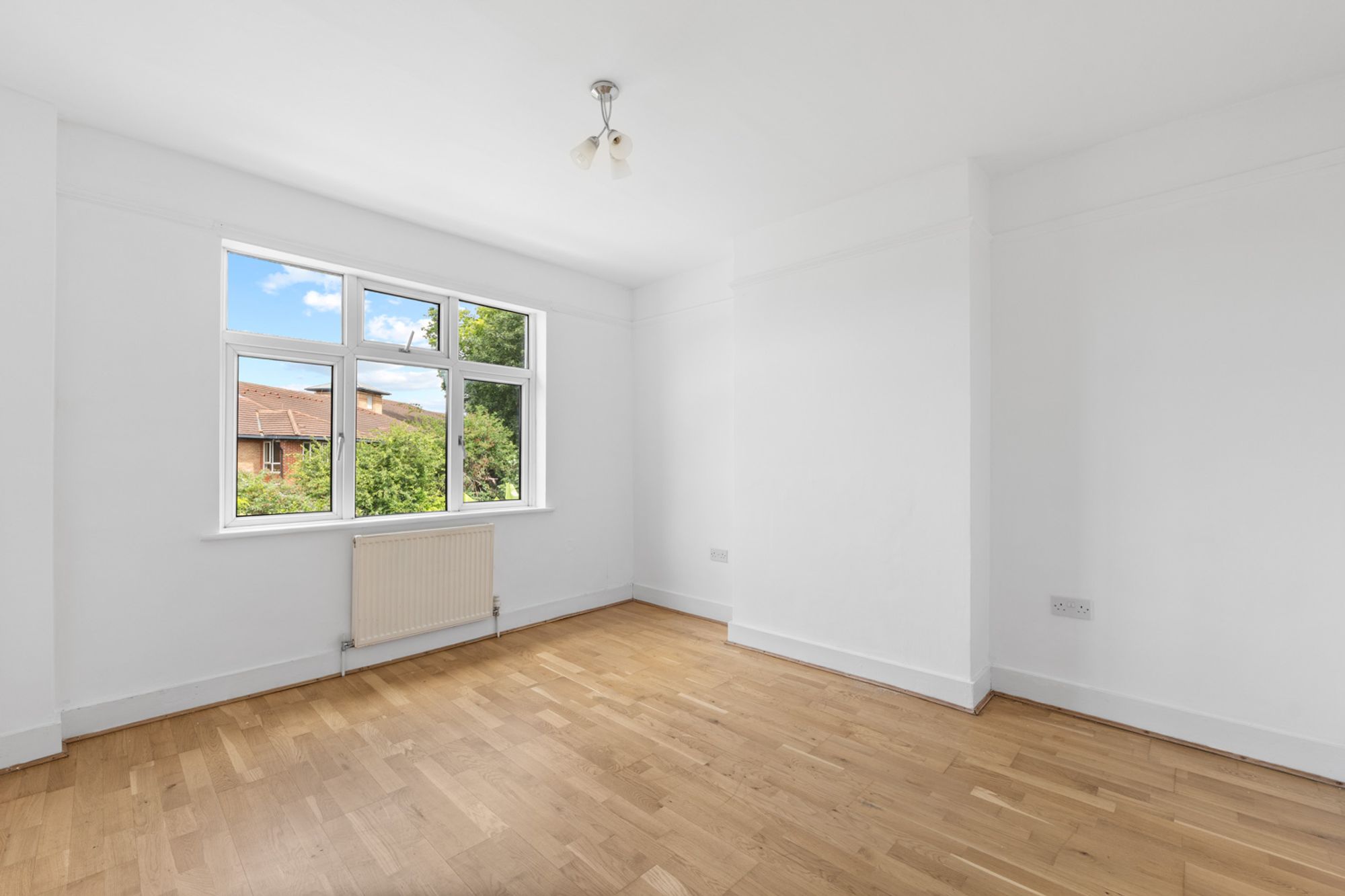 3 bed mid-terraced house for sale in Russell Road, Mitcham, CR4 - Property Image 5