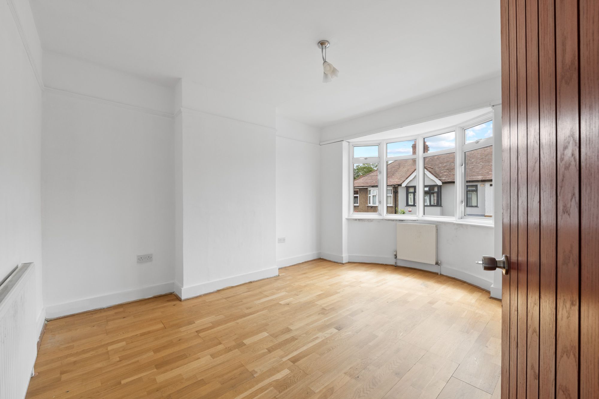 3 bed mid-terraced house for sale in Russell Road, Mitcham, CR4 - Property Image 3