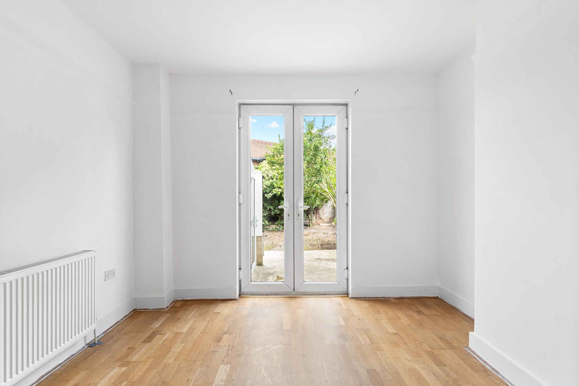 3 bed mid-terraced house for sale in Russell Road, Mitcham, CR4 - Property Image 6