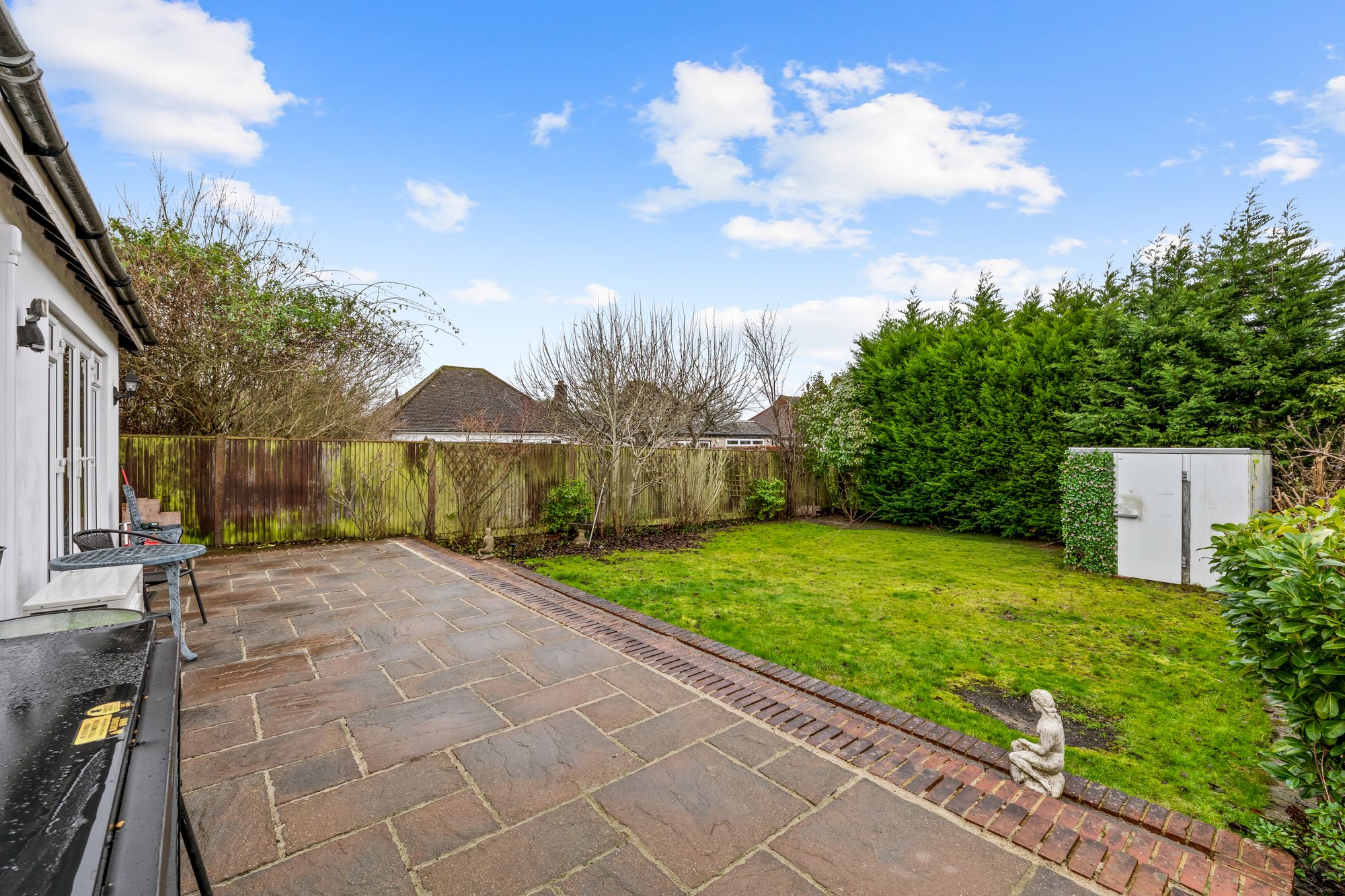 3 bed detached bungalow for sale in Princes Avenue, South Croydon, CR2 - Property Image 2