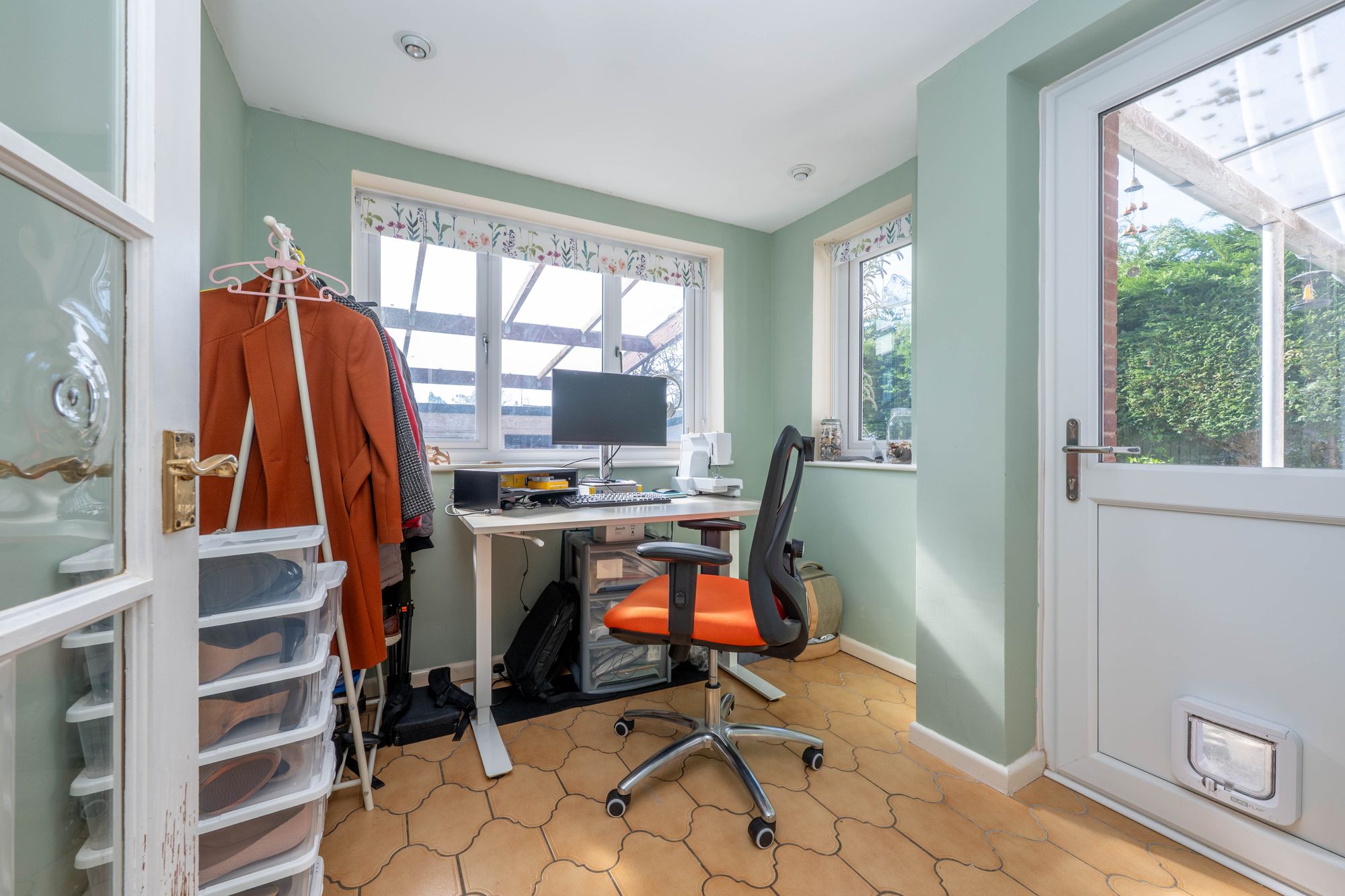 3 bed end of terrace house for sale in Hales Close, Snitterfield, CV37  - Property Image 5