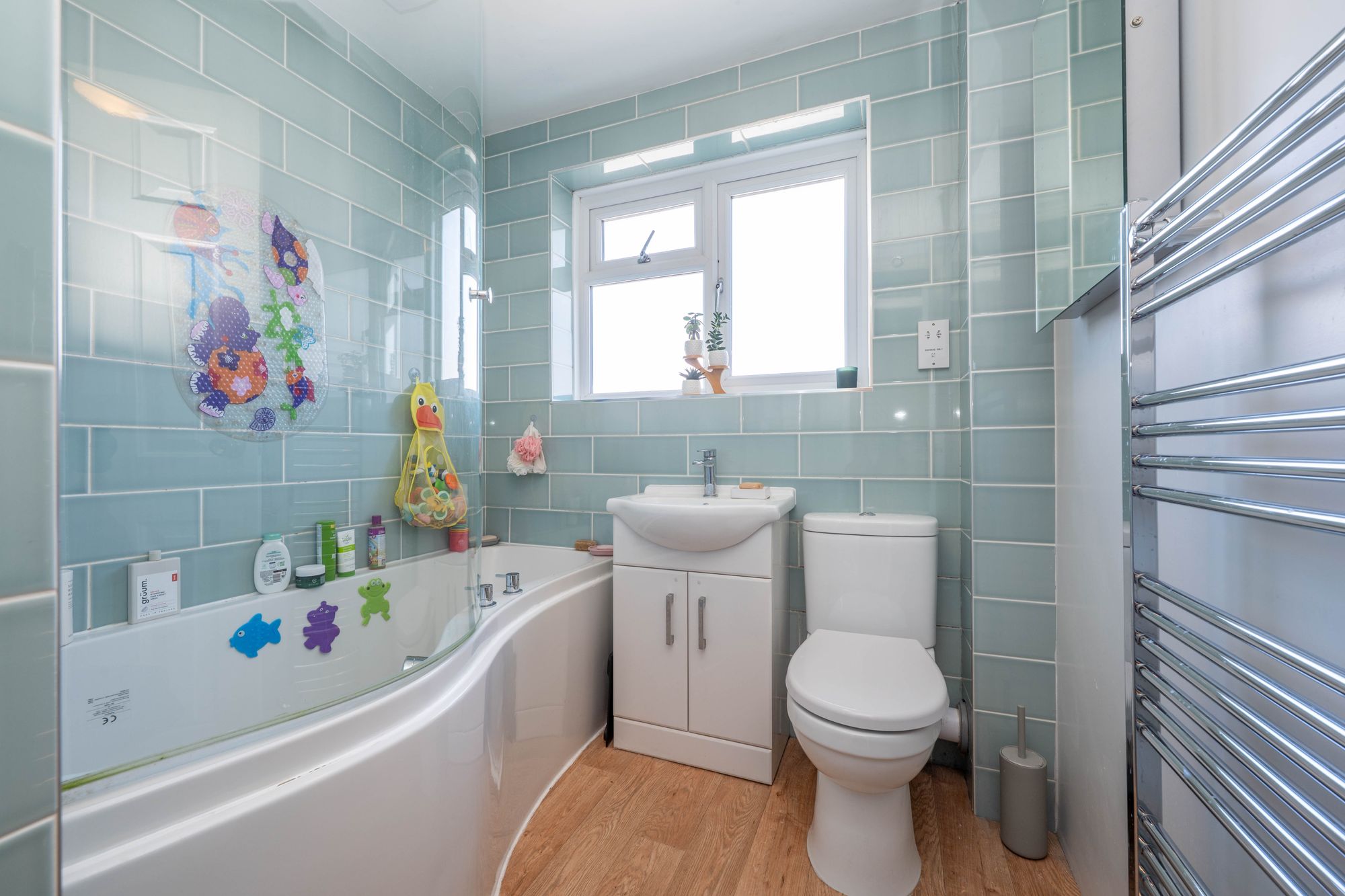 3 bed end of terrace house for sale in Hales Close, Snitterfield, CV37 7