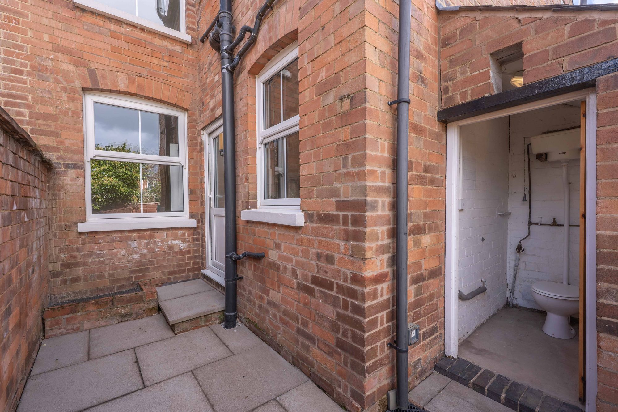 2 bed terraced house for sale in Vine Lane, Warwick, CV34 12