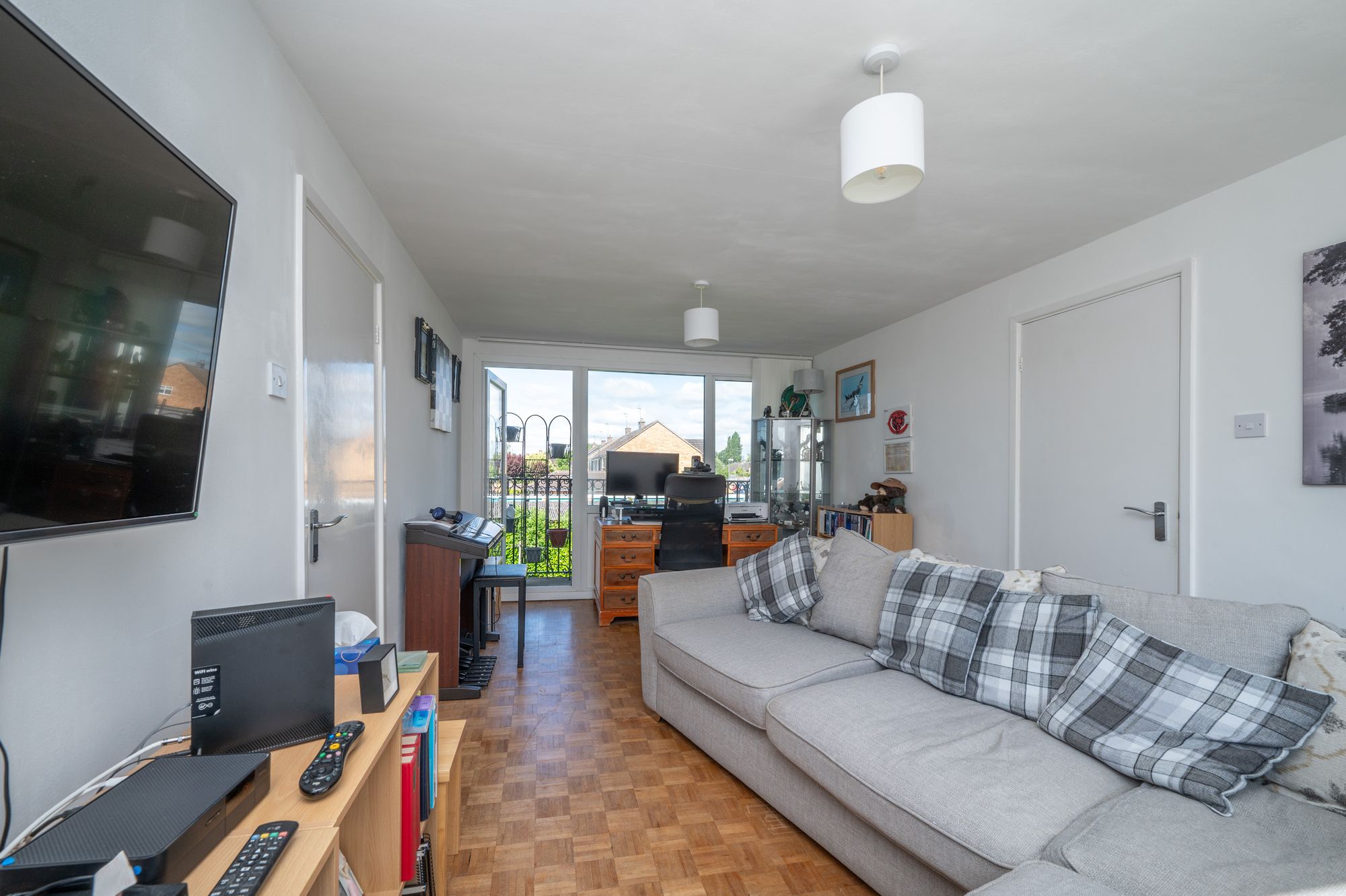 2 bed apartment for sale in Cherry Orchard, Stratford-Upon-Avon, CV37  - Property Image 2