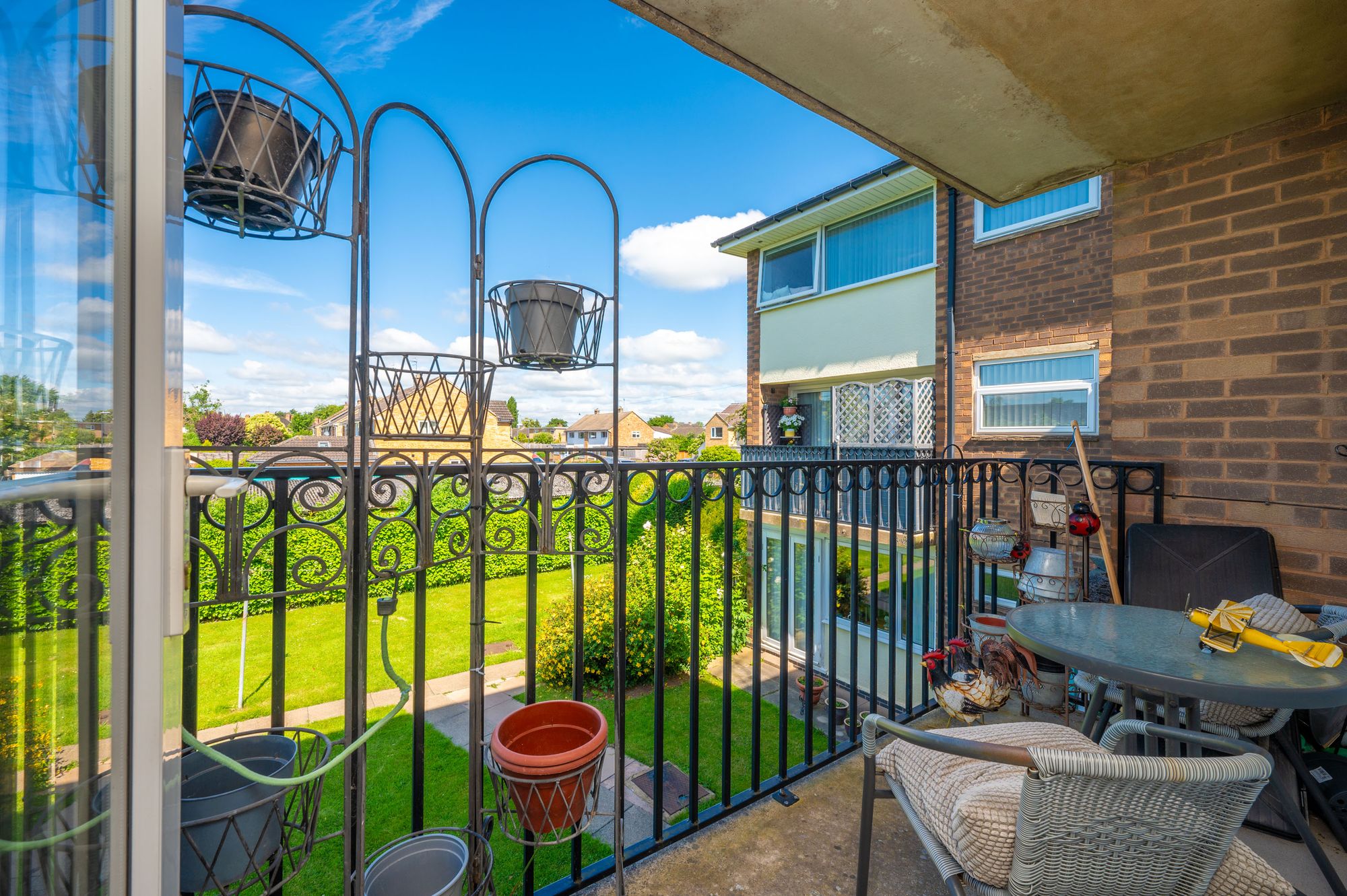 2 bed apartment for sale in Cherry Orchard, Stratford-Upon-Avon, CV37  - Property Image 4