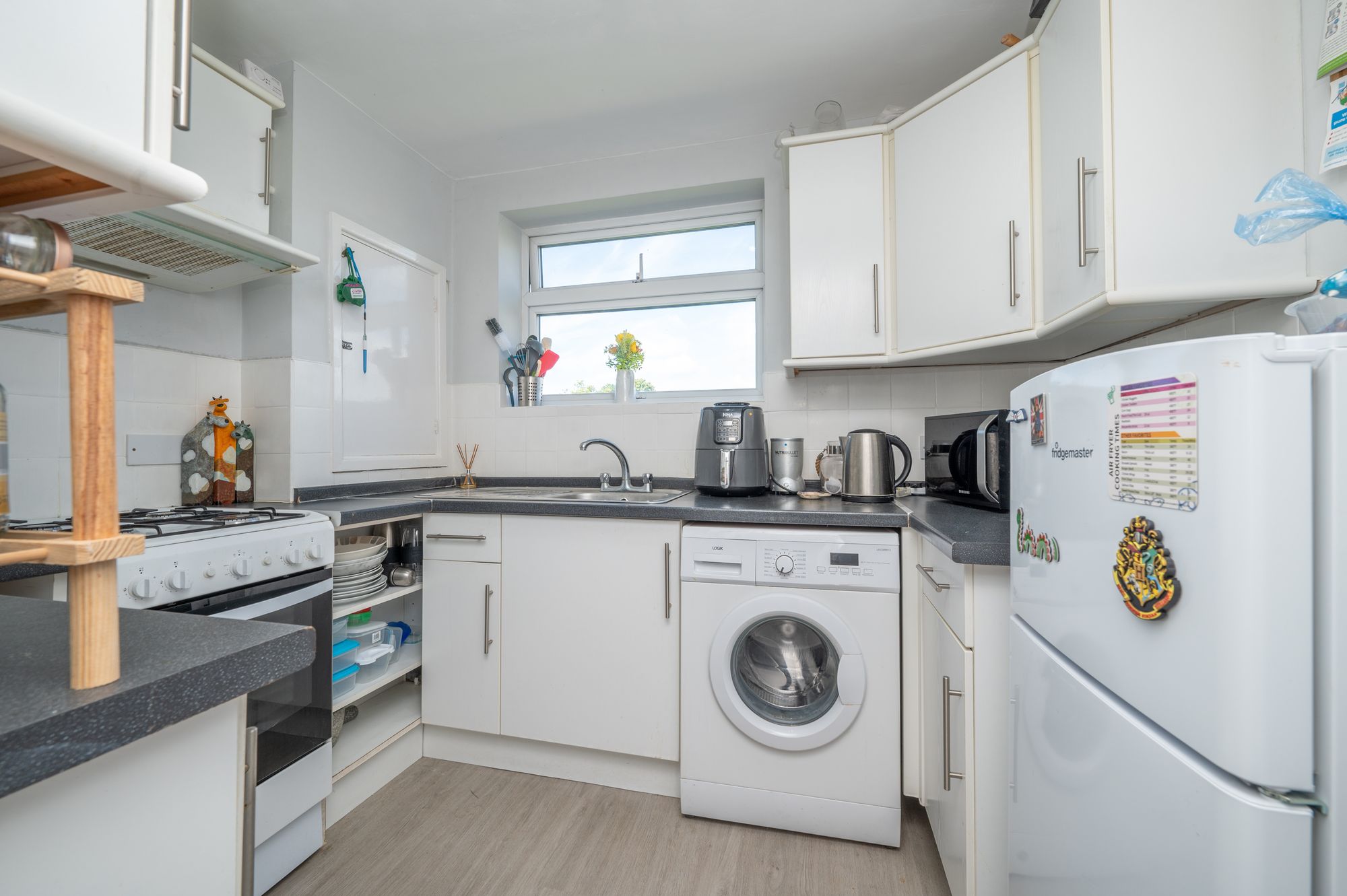 2 bed apartment for sale in Cherry Orchard, Stratford-Upon-Avon, CV37  - Property Image 3