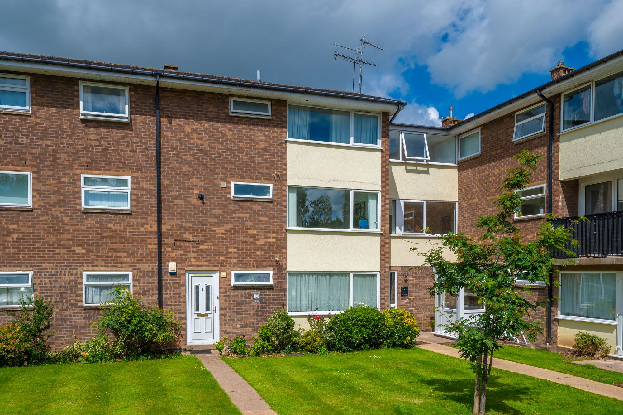 2 bed apartment for sale in Cherry Orchard, Stratford-Upon-Avon, CV37