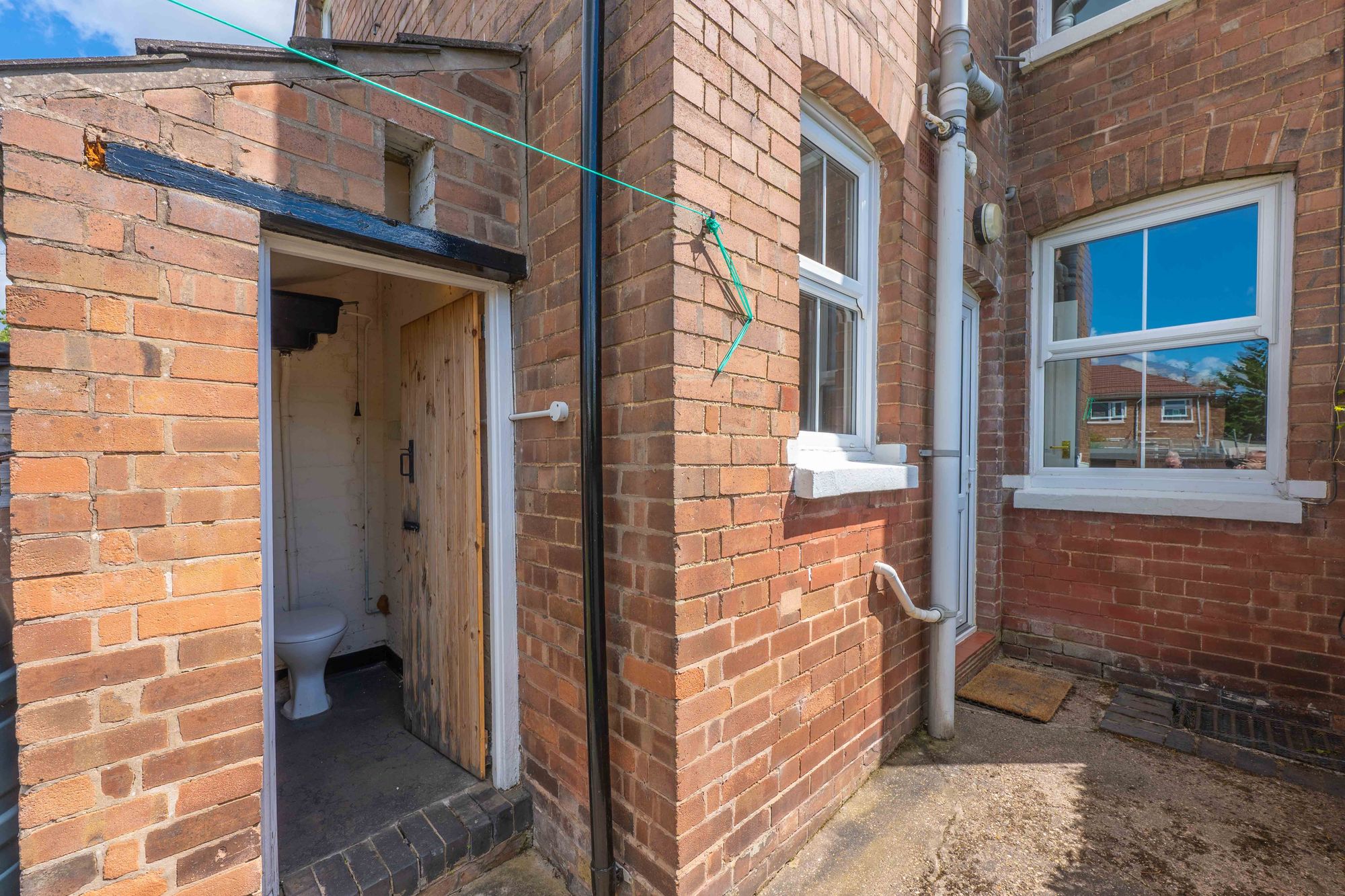 2 bed terraced house for sale in Vine Lane, Warwick, CV34 12