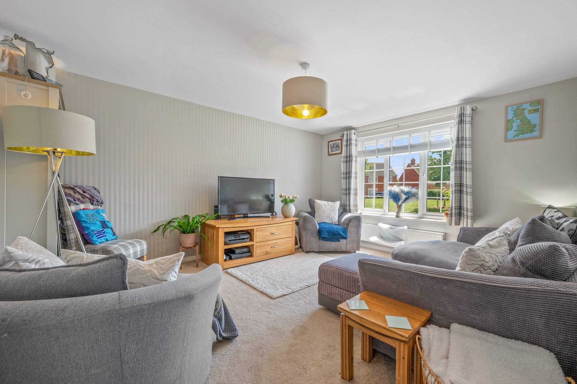 4 bed detached house for sale in Woodchester Drive, Stratford-Upon-Avon, CV37  - Property Image 2