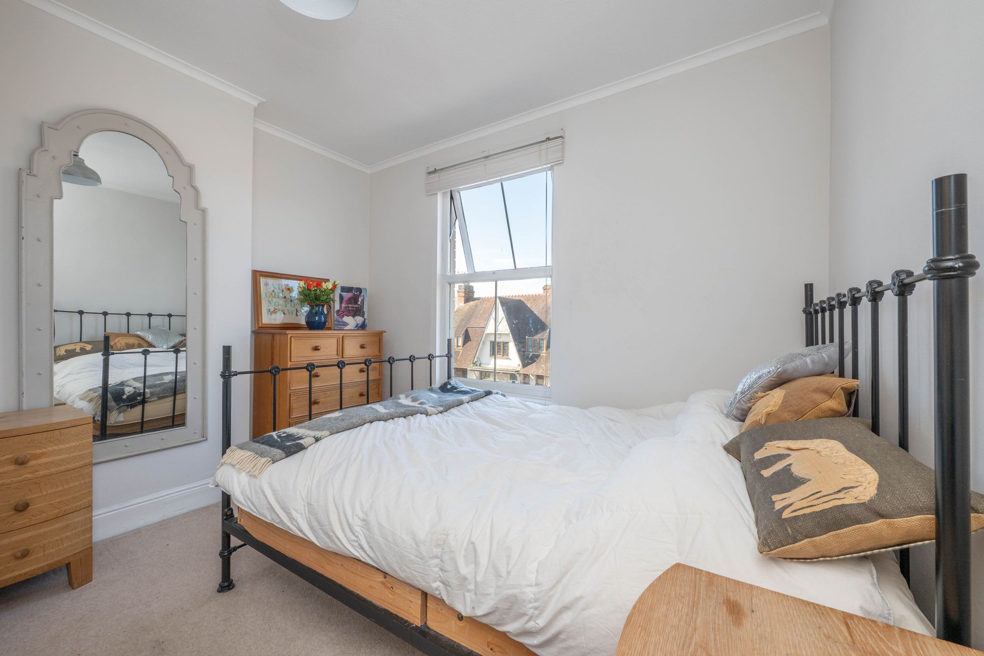 3 bed mid-terraced house for sale in Clopton Road, Stratford-Upon-Avon, CV37  - Property Image 6